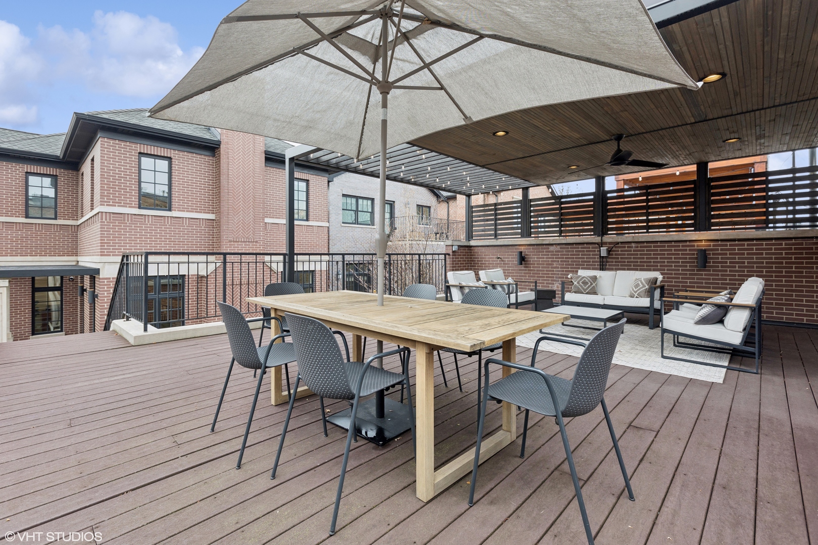 1900 W Bradley Place