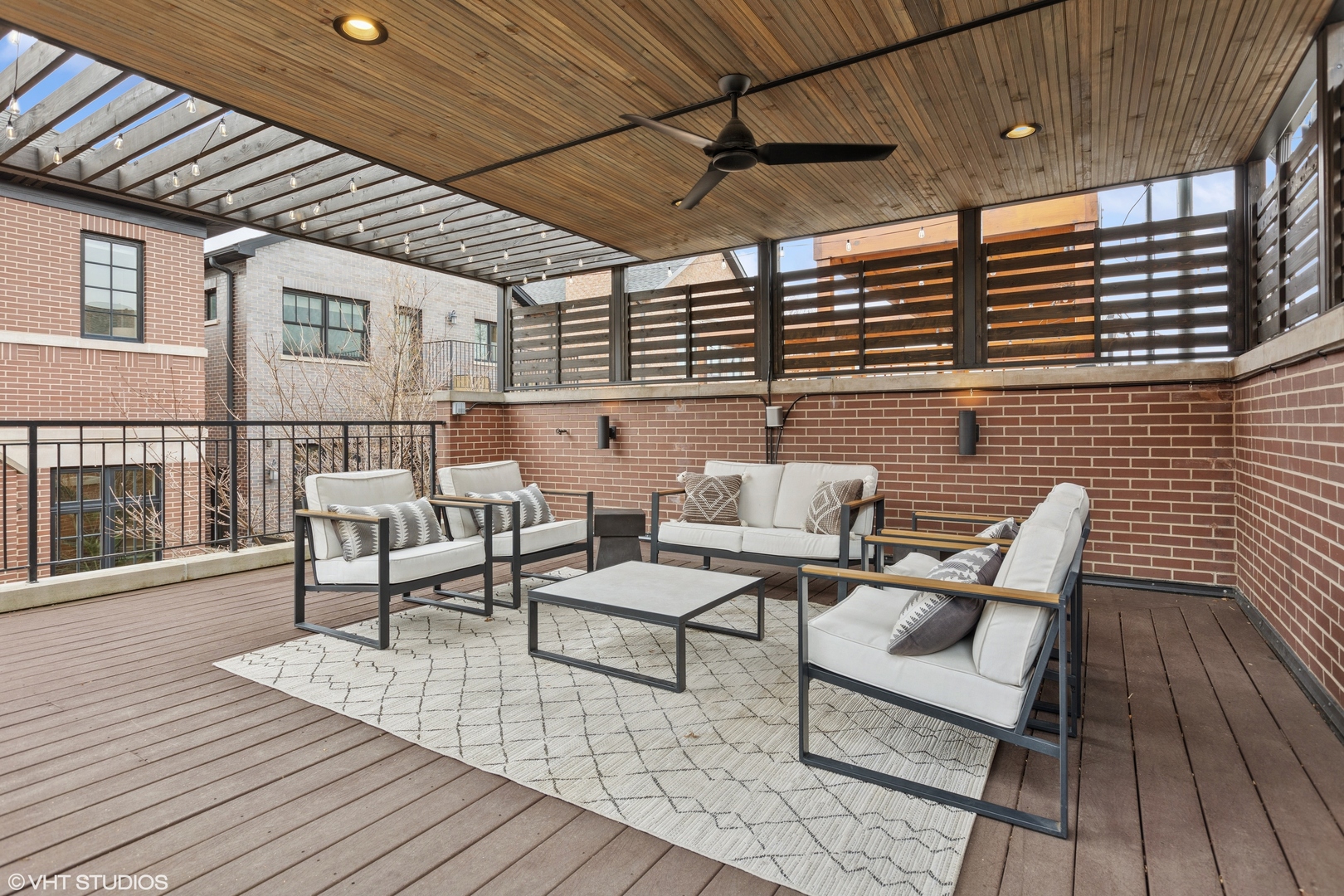 1900 W Bradley Place