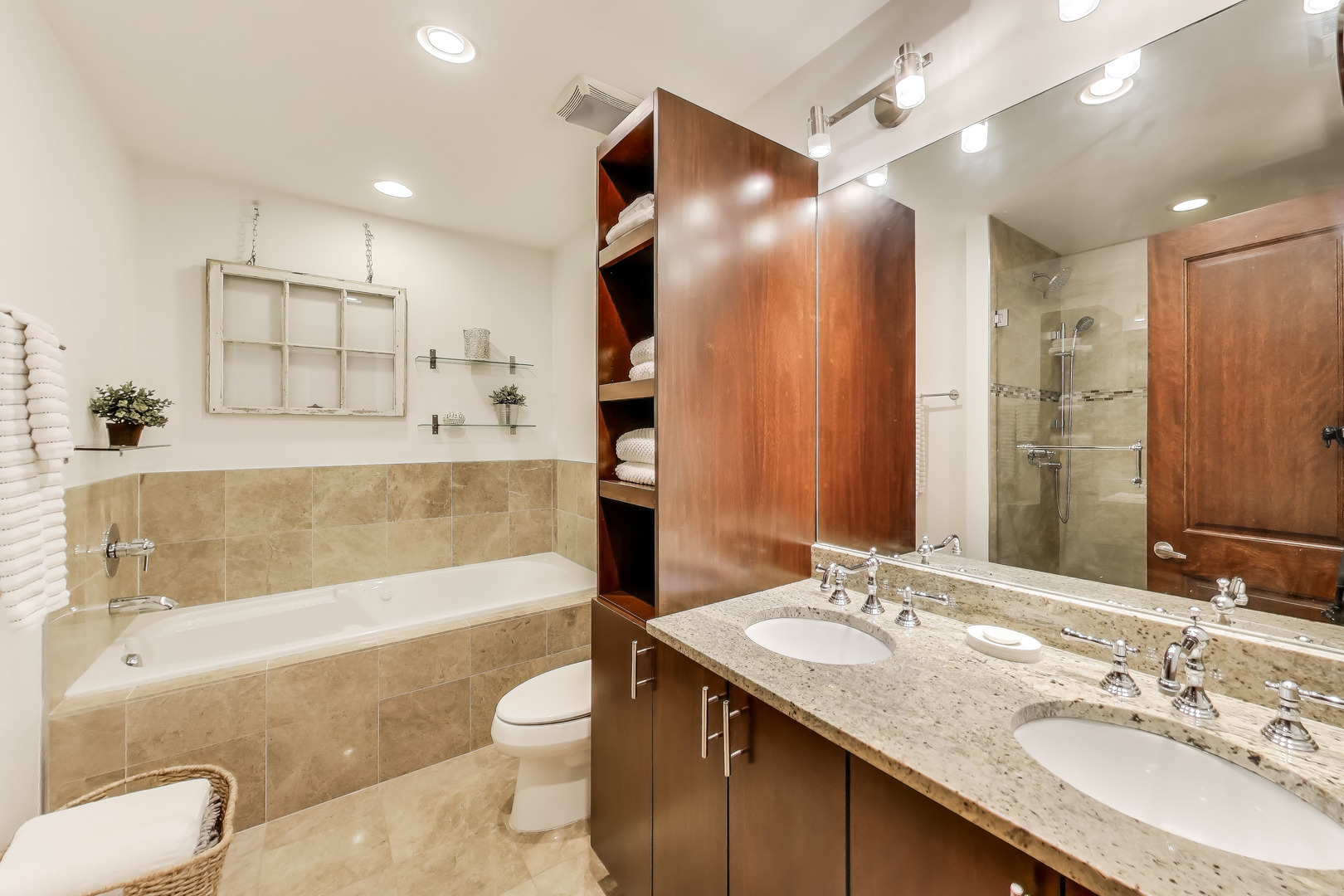 6517 N Ashland Avenue Unit: 1