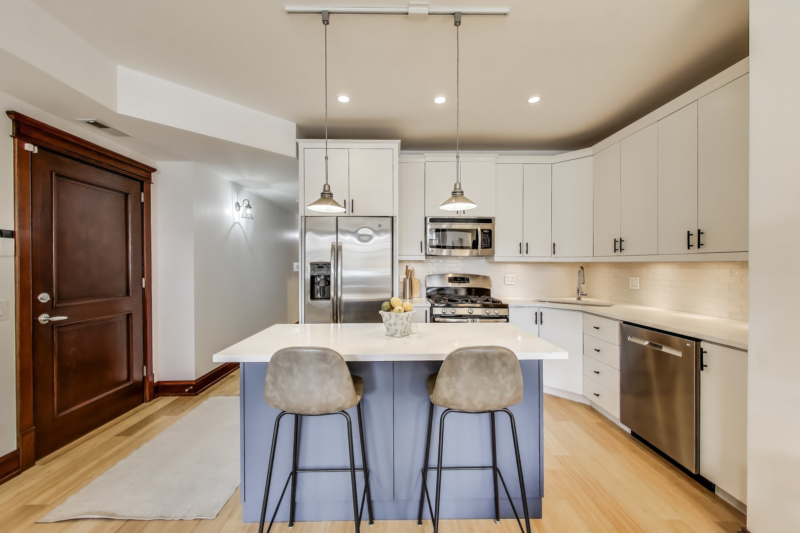 6517 N Ashland Avenue Unit: 1