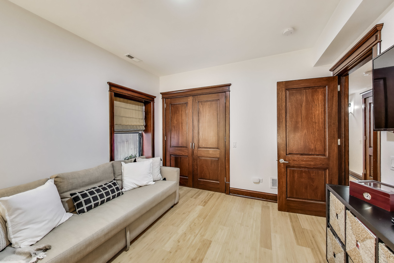 6517 N Ashland Avenue Unit: 1