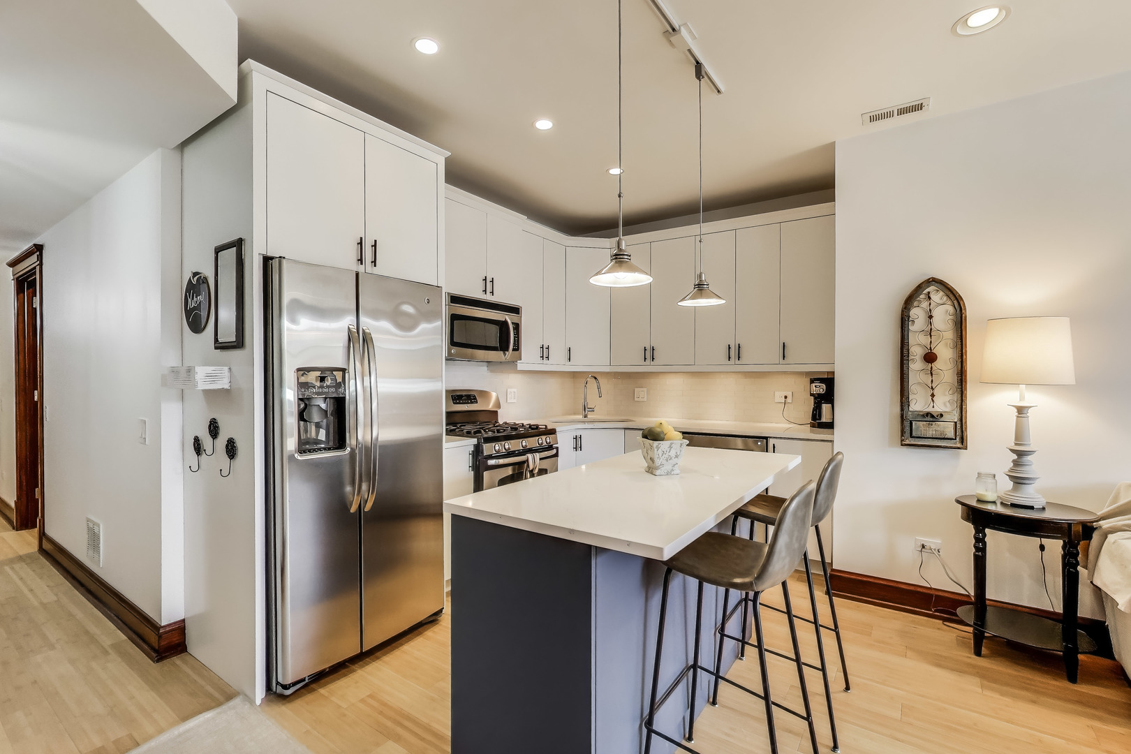 6517 N Ashland Avenue Unit: 1
