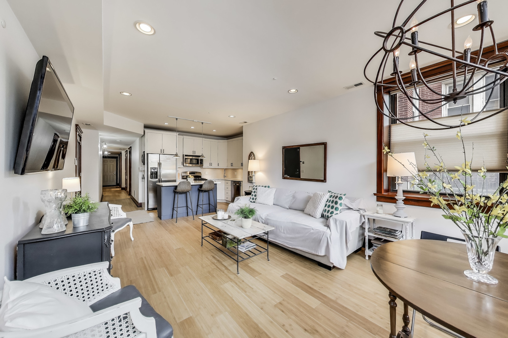 6517 N Ashland Avenue Unit: 1