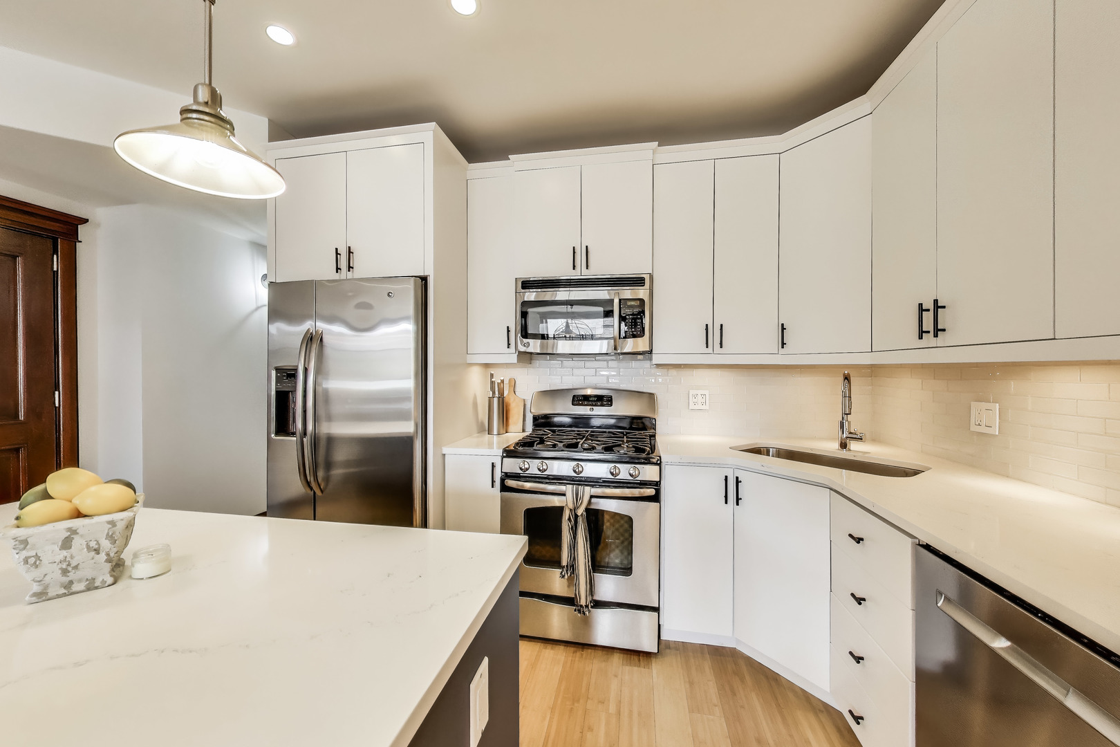 6517 N Ashland Avenue Unit: 1