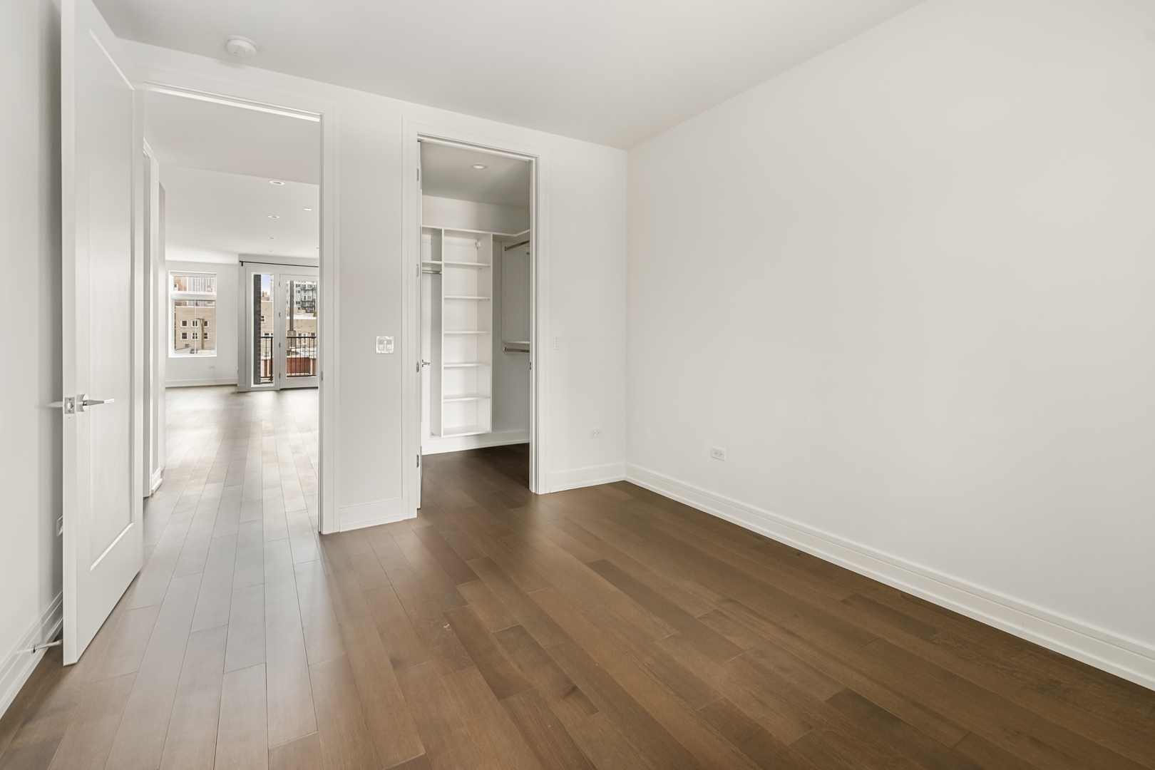 434 W Melrose Street Unit: 801