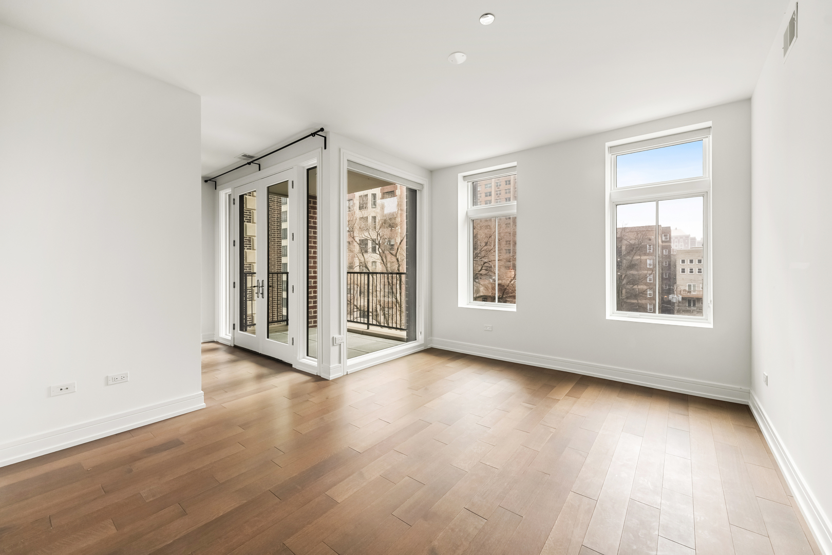 434 W Melrose Street Unit: 801