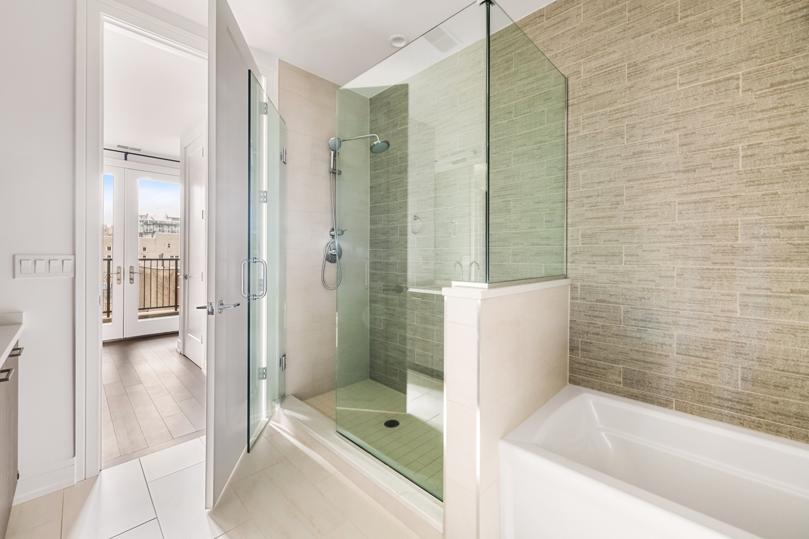 434 W Melrose Street Unit: 801