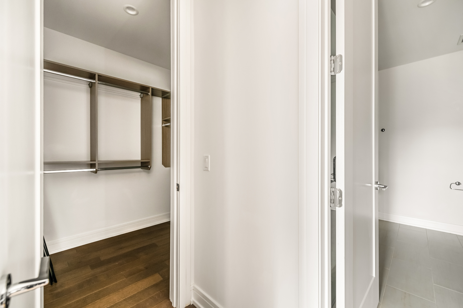 434 W Melrose Street Unit: 801