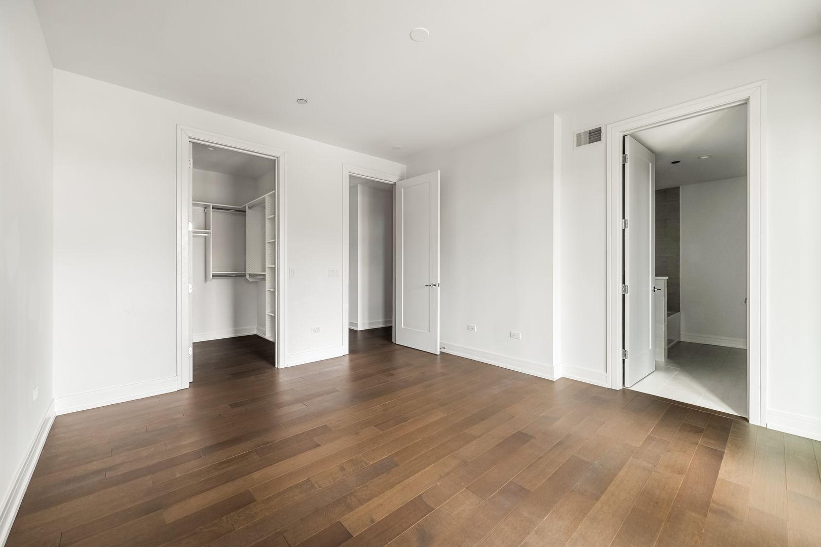 434 W Melrose Street Unit: 801