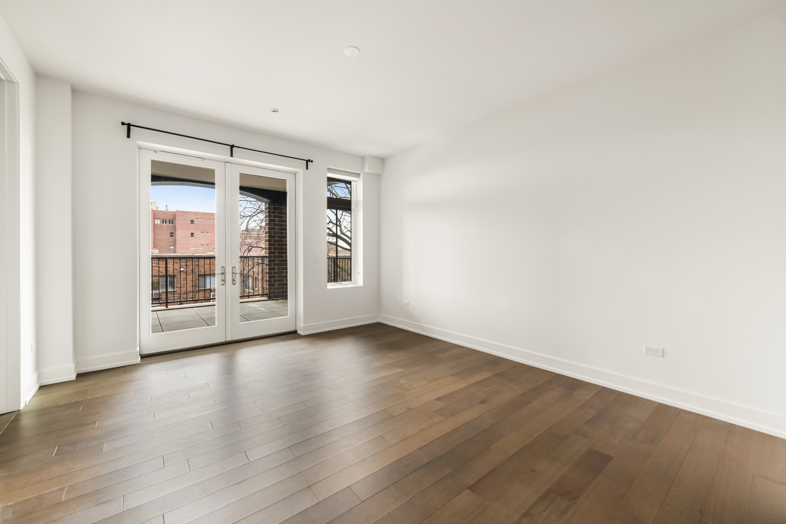 434 W Melrose Street Unit: 801