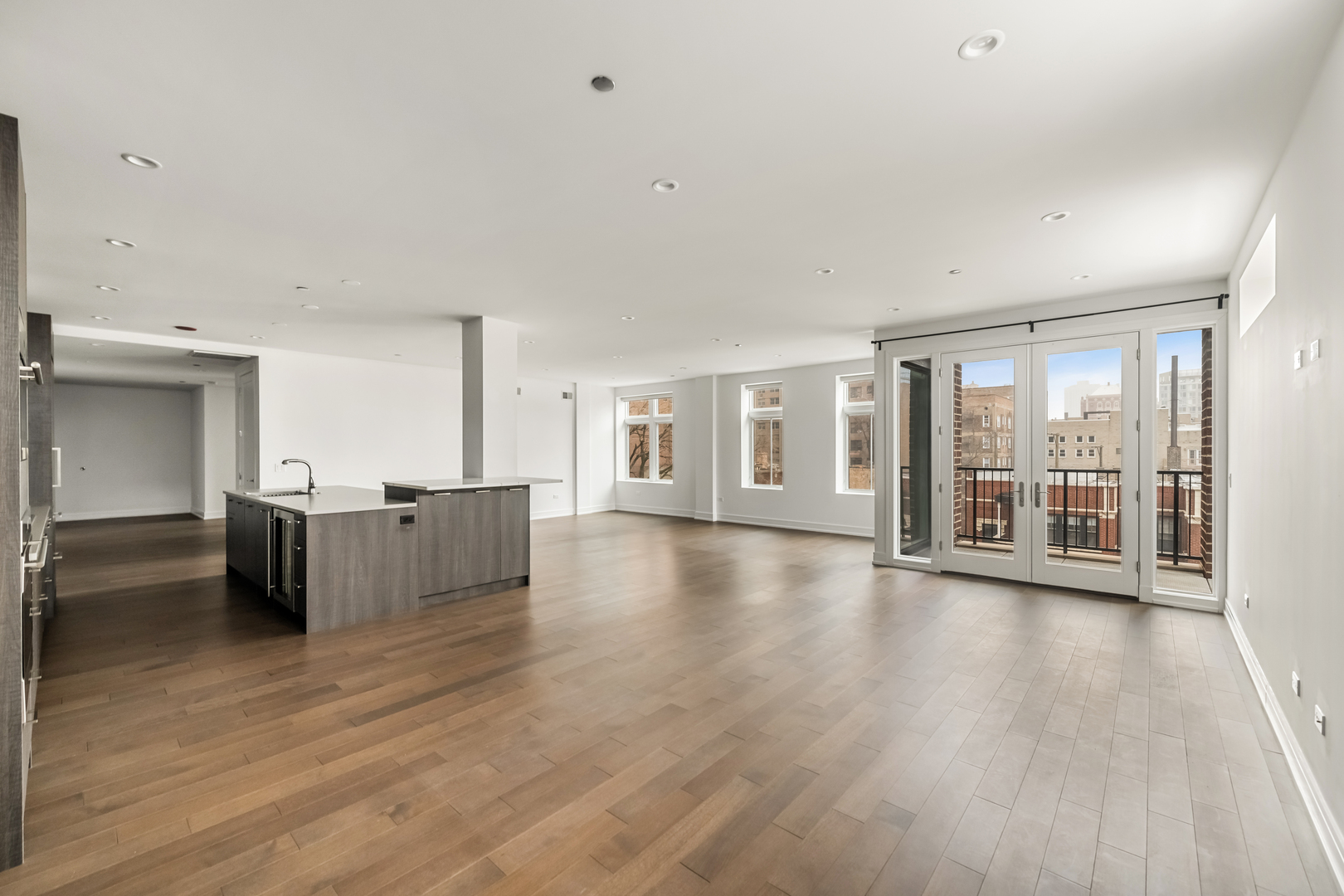 434 W Melrose Street Unit: 801