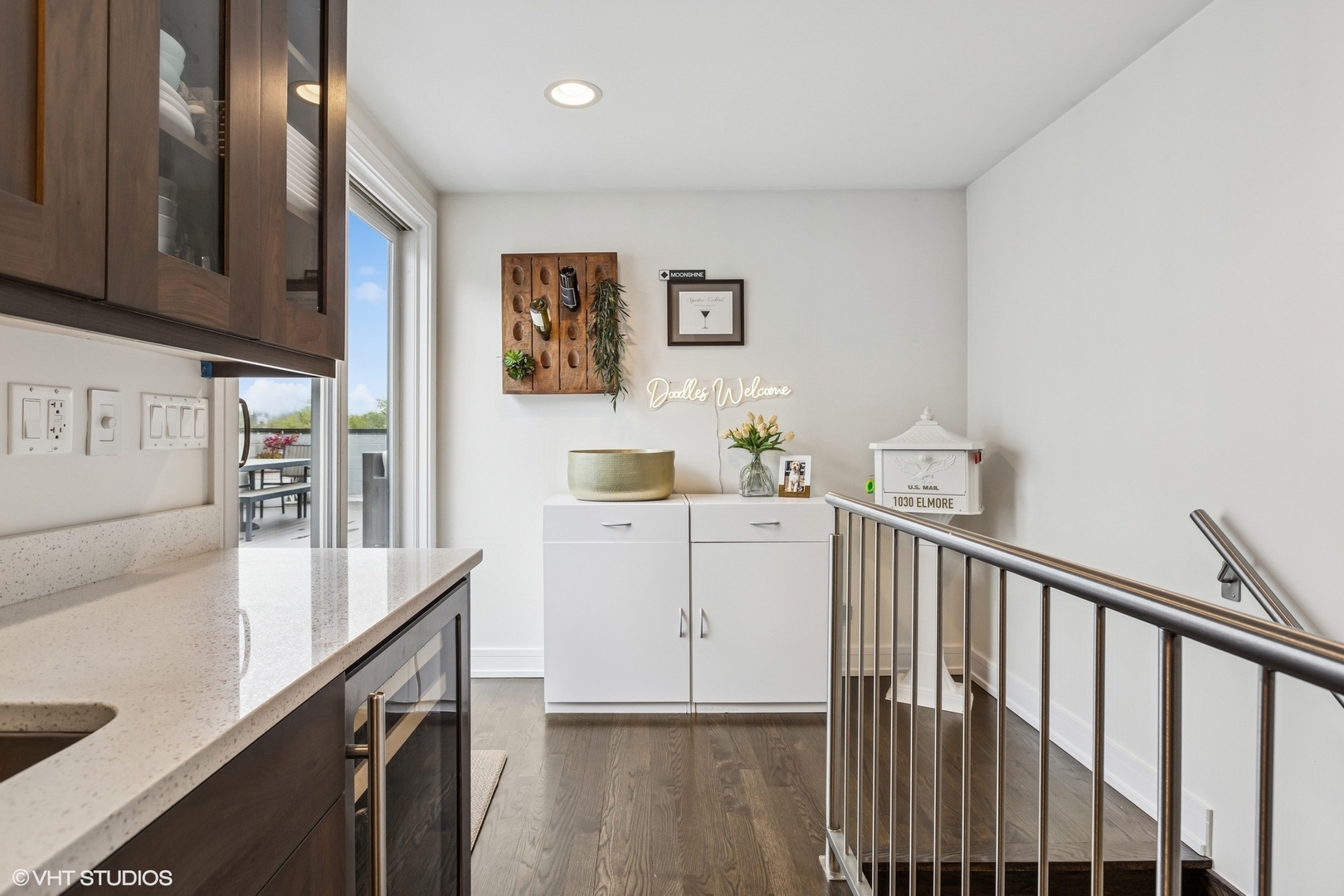 929 W Altgeld Street Unit: 4