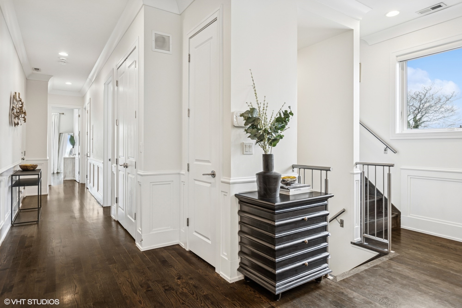 929 W Altgeld Street Unit: 4