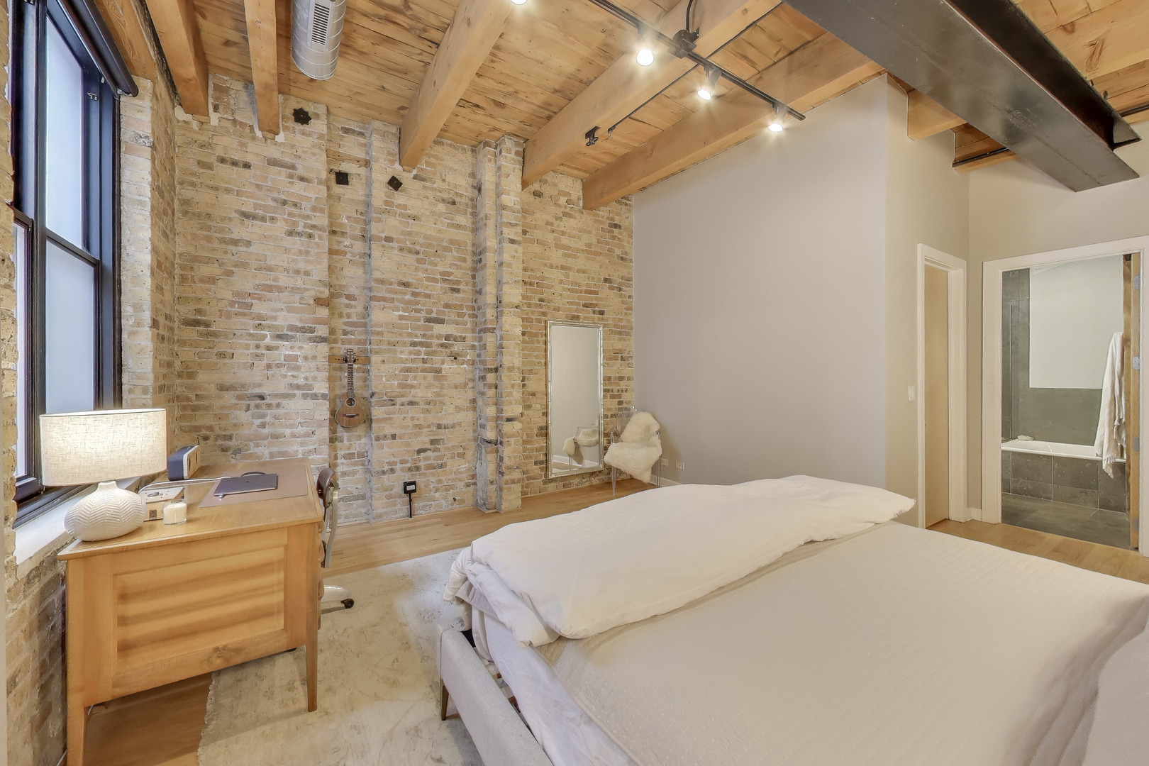 154 W Hubbard Street Unit: 304