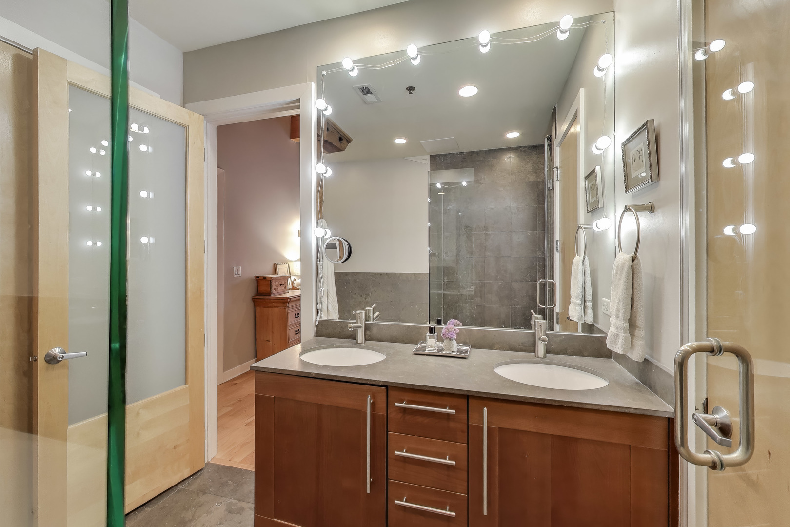 154 W Hubbard Street Unit: 304