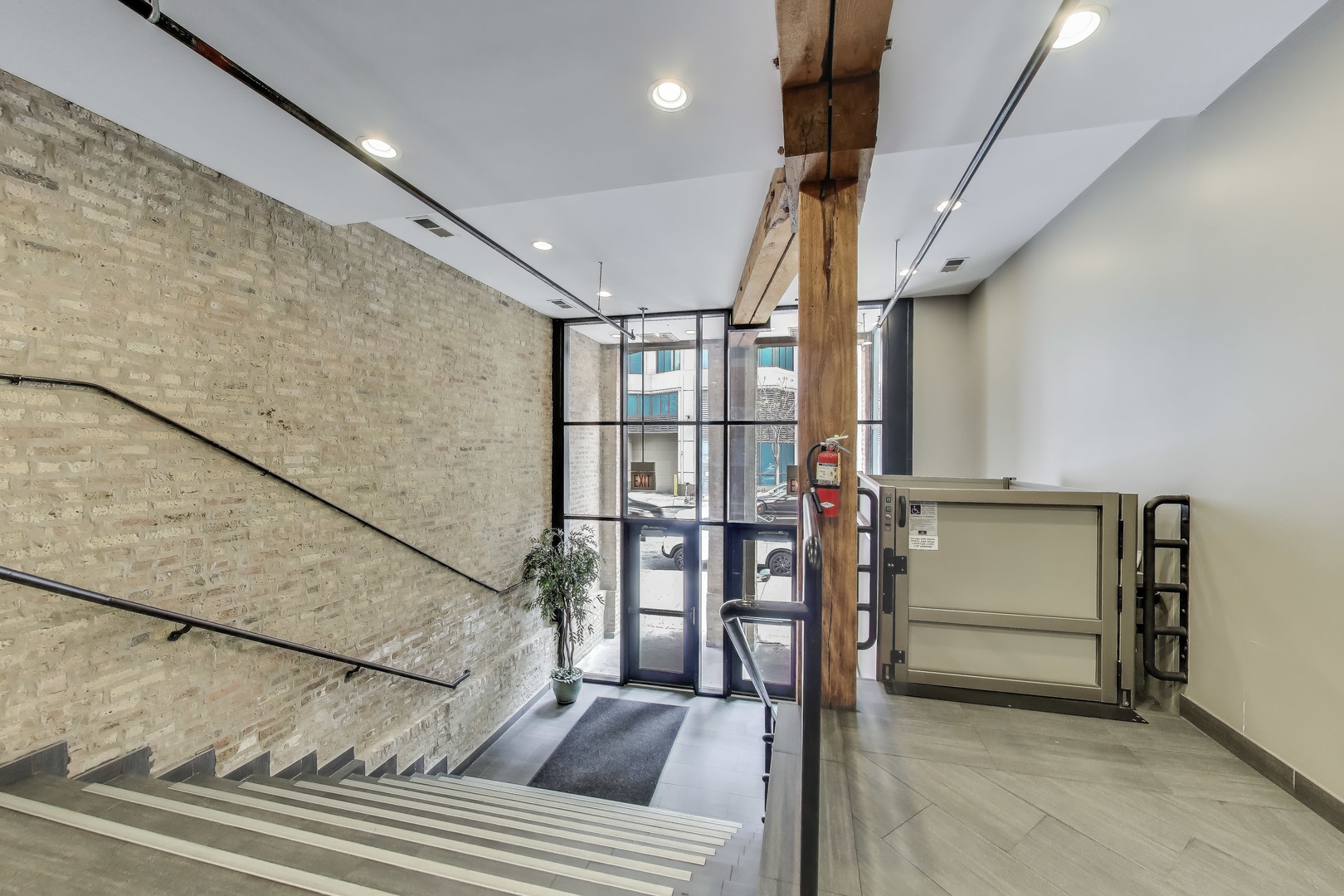 154 W Hubbard Street Unit: 304