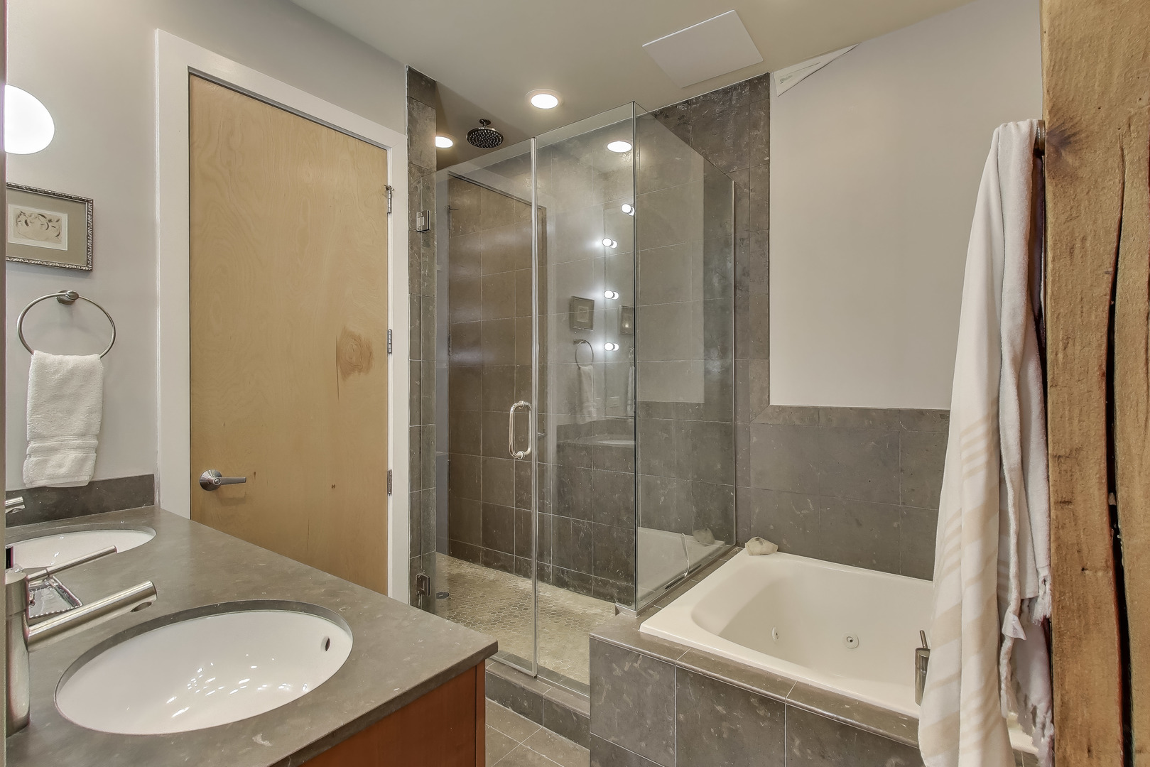 154 W Hubbard Street Unit: 304