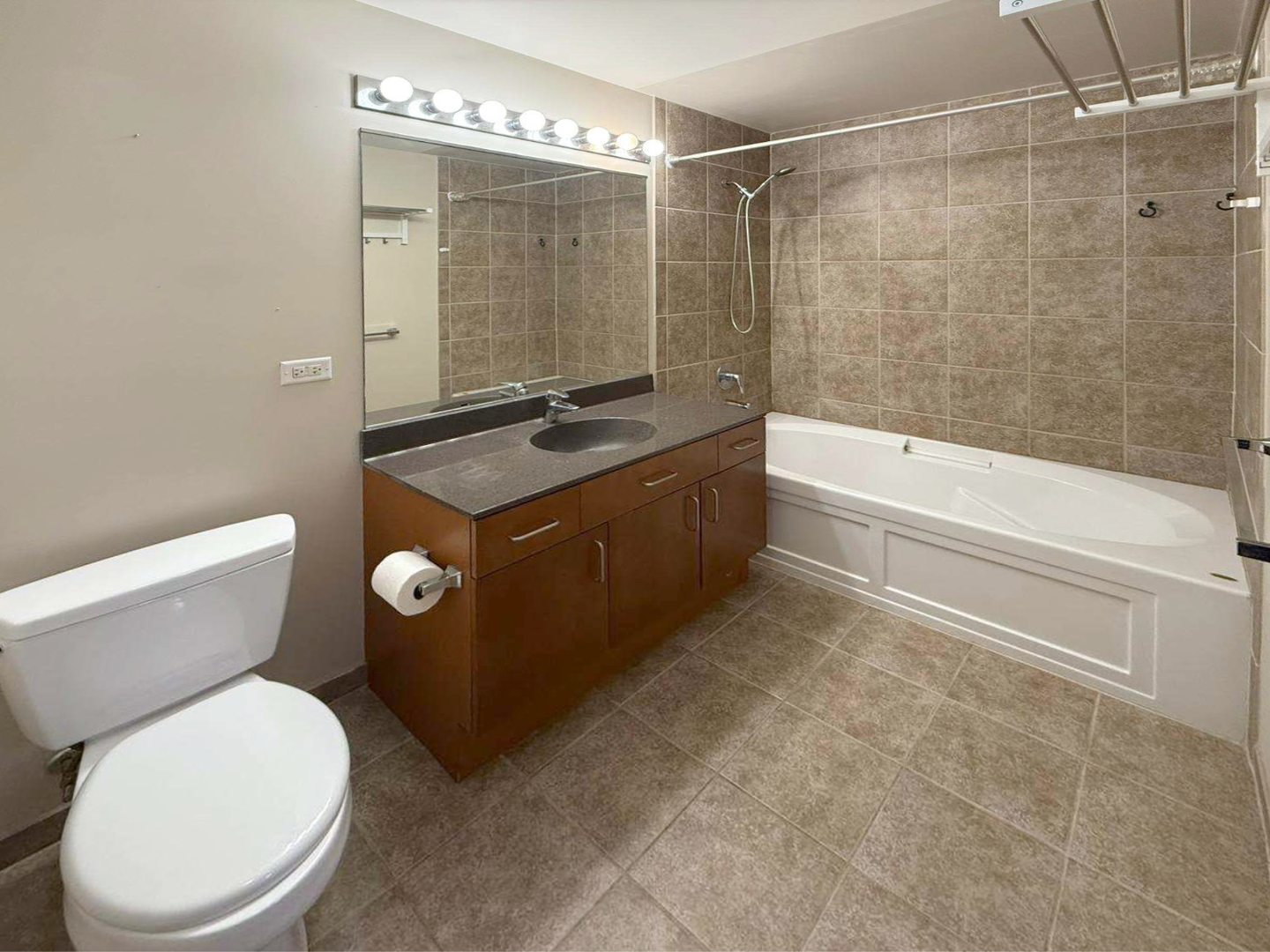 1720 S Michigan Avenue Unit: 1711