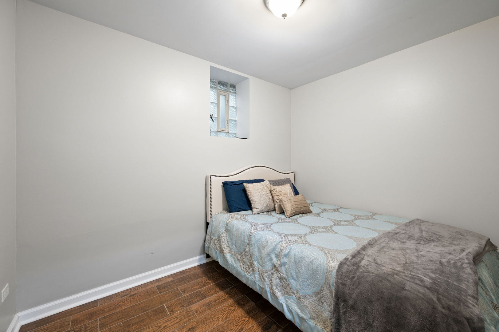 2054 W Race Avenue Unit: 1