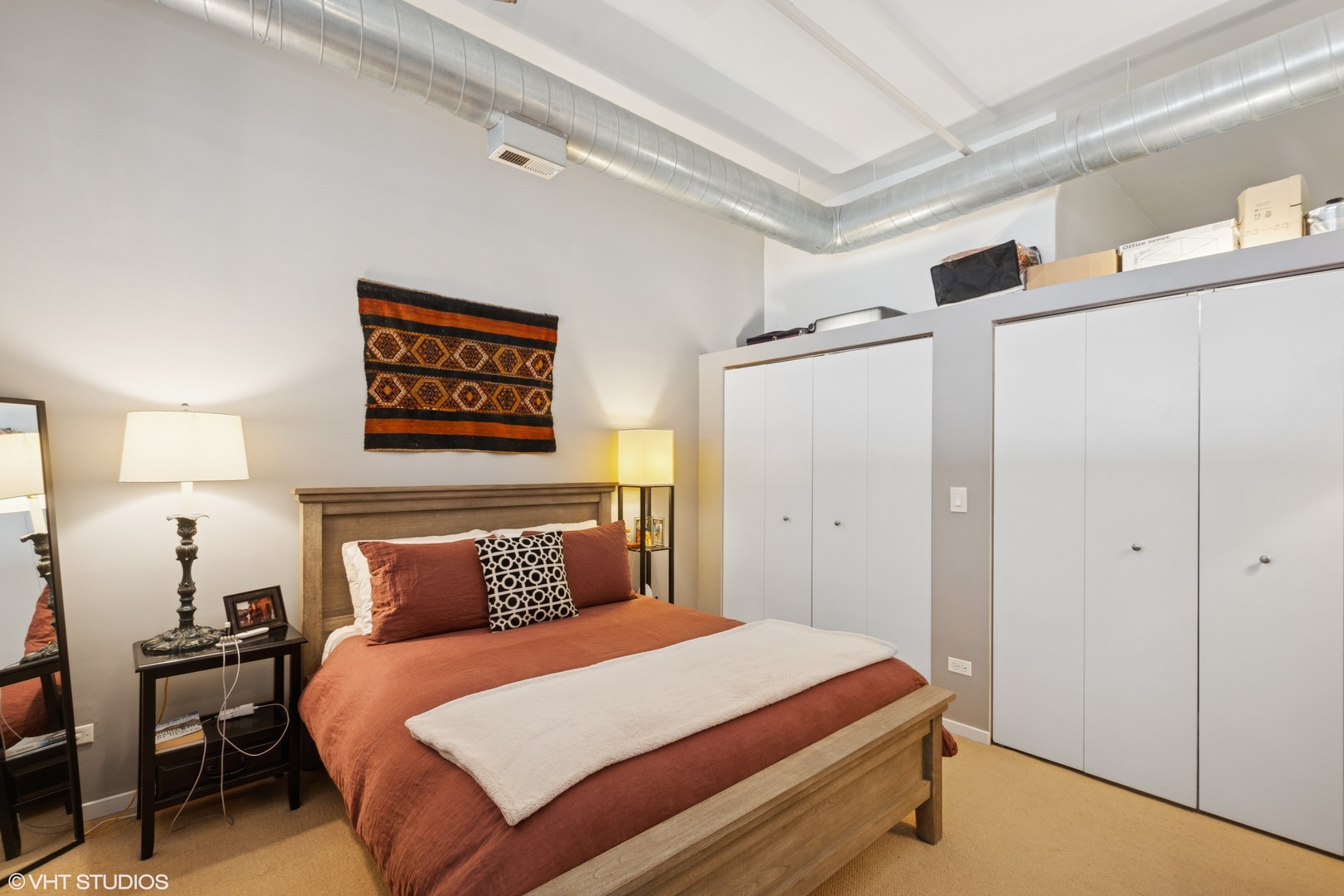 3151 N Lincoln Avenue Unit: 204