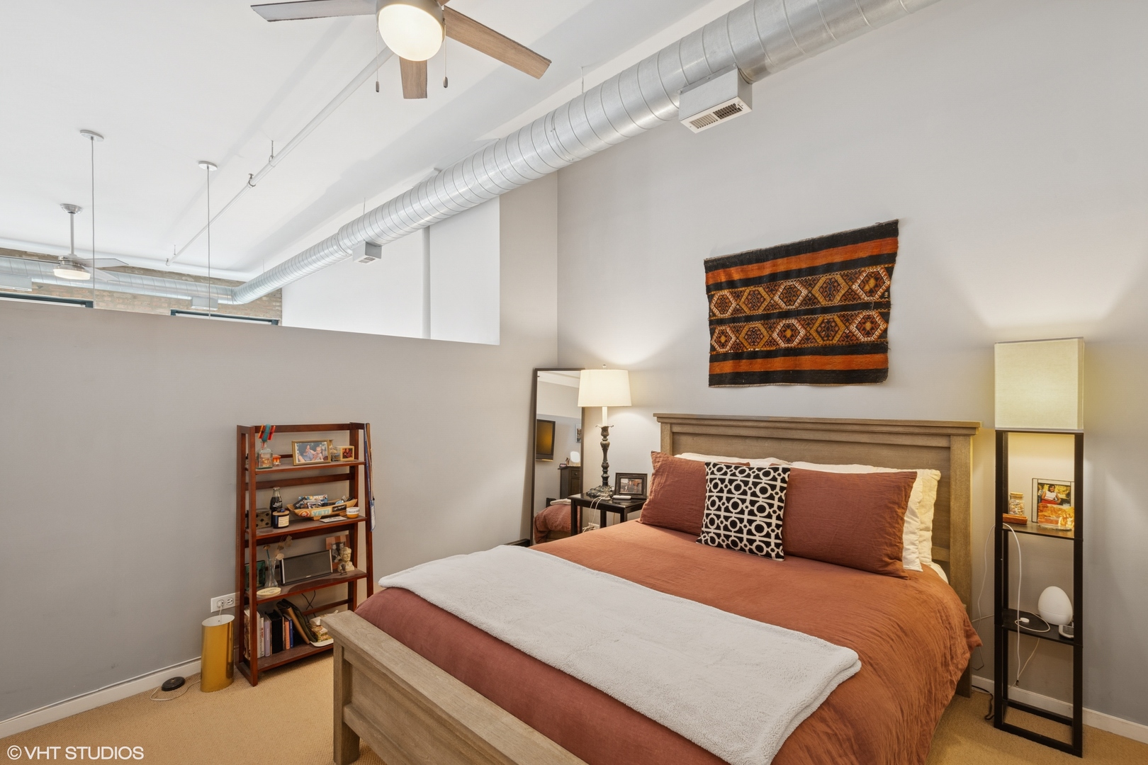 3151 N Lincoln Avenue Unit: 204