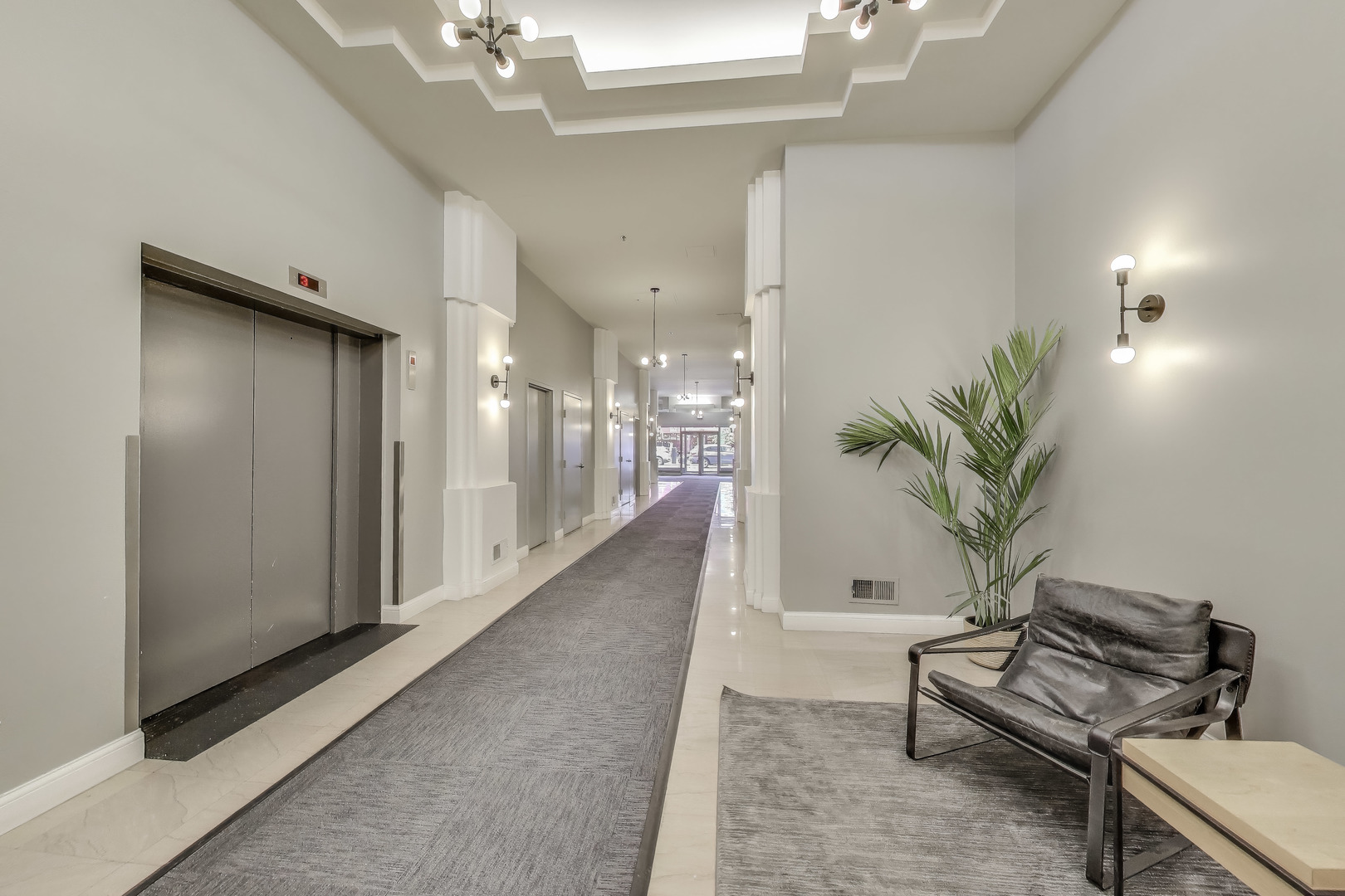 3151 N Lincoln Avenue Unit: 204