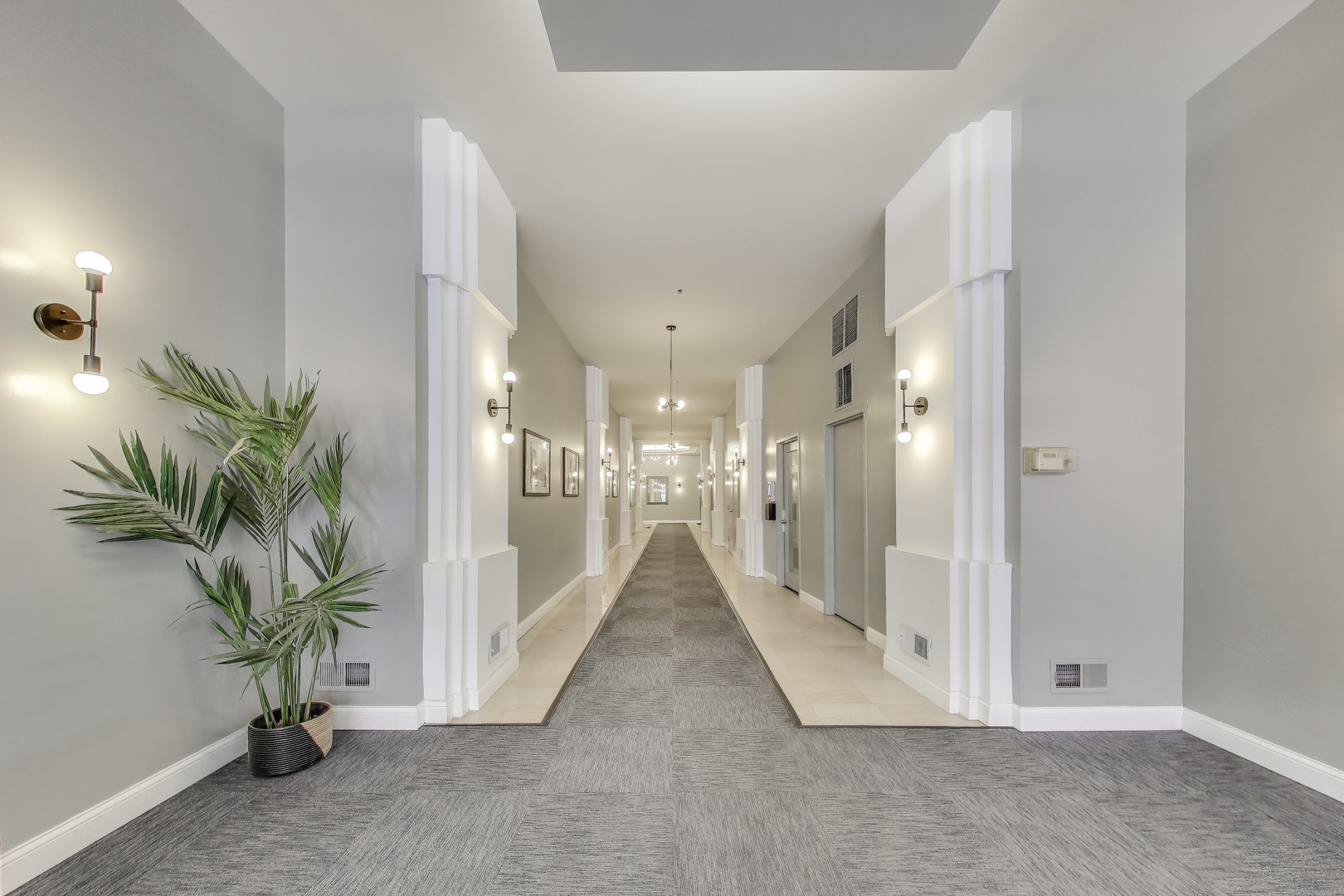 3151 N Lincoln Avenue Unit: 204