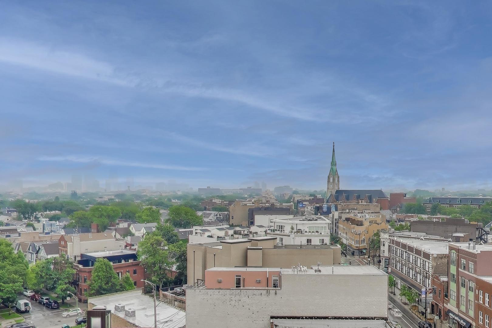 3151 N Lincoln Avenue Unit: 204