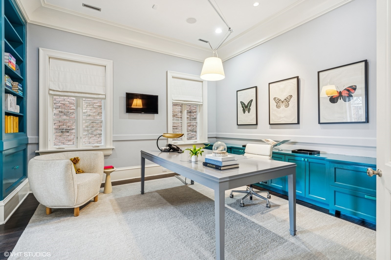 542 W Dickens Street