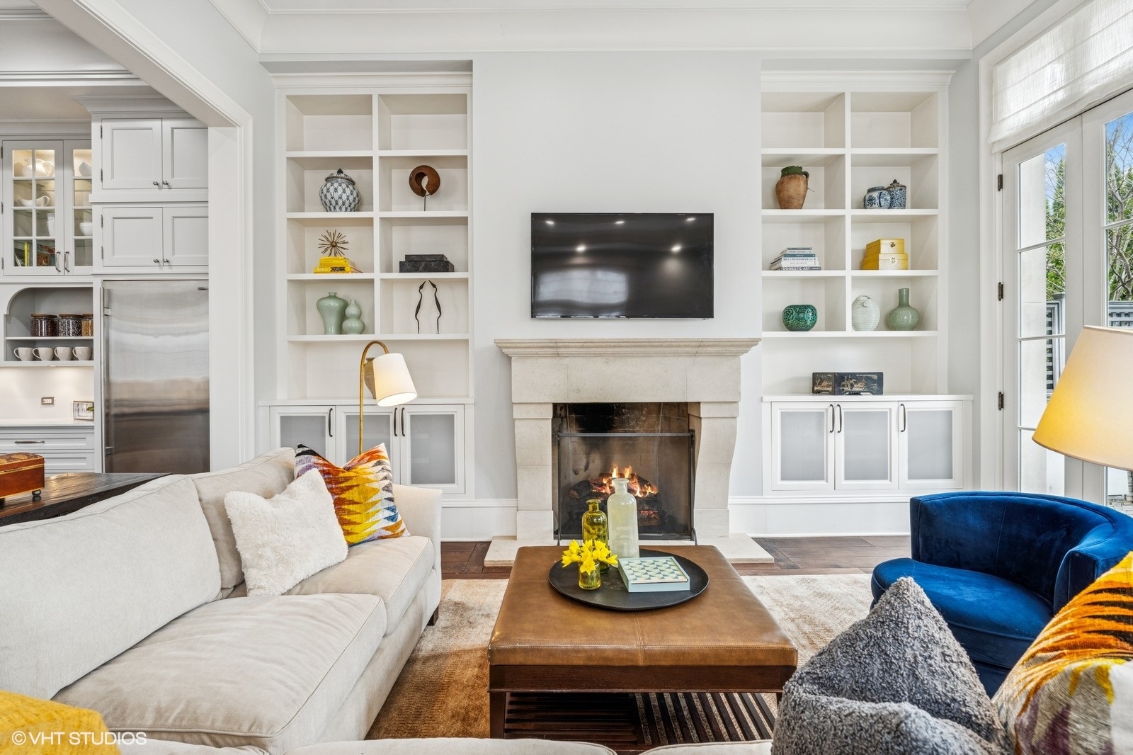 542 W Dickens Street