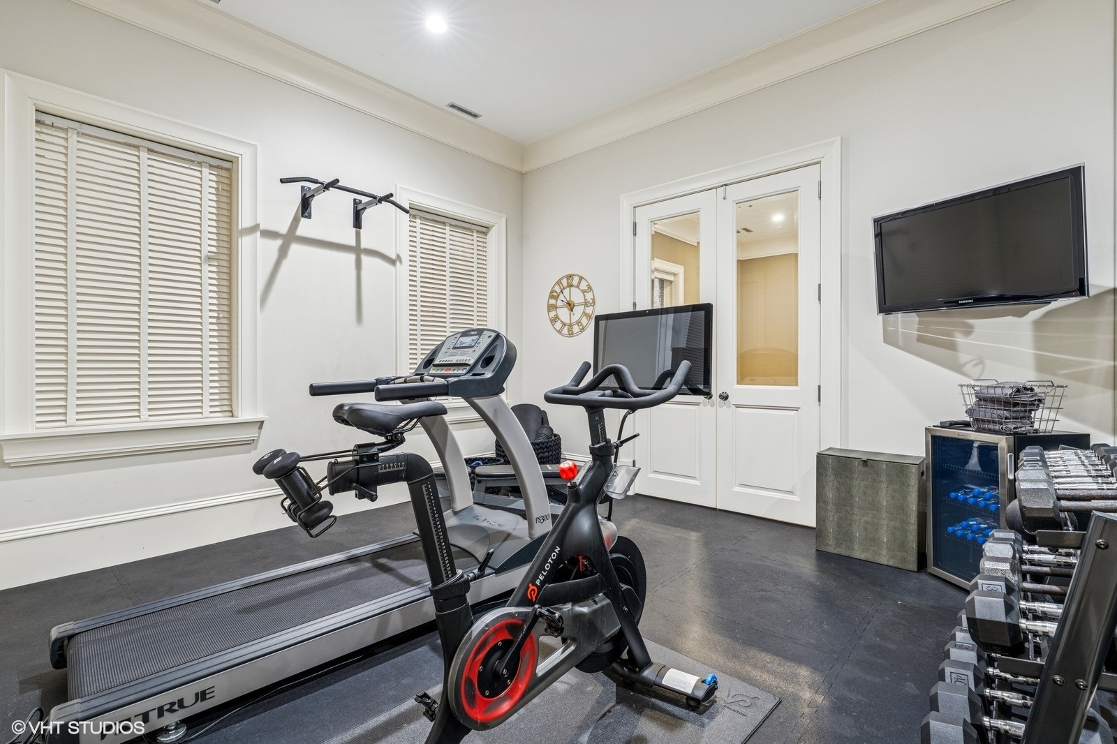 542 W Dickens Street