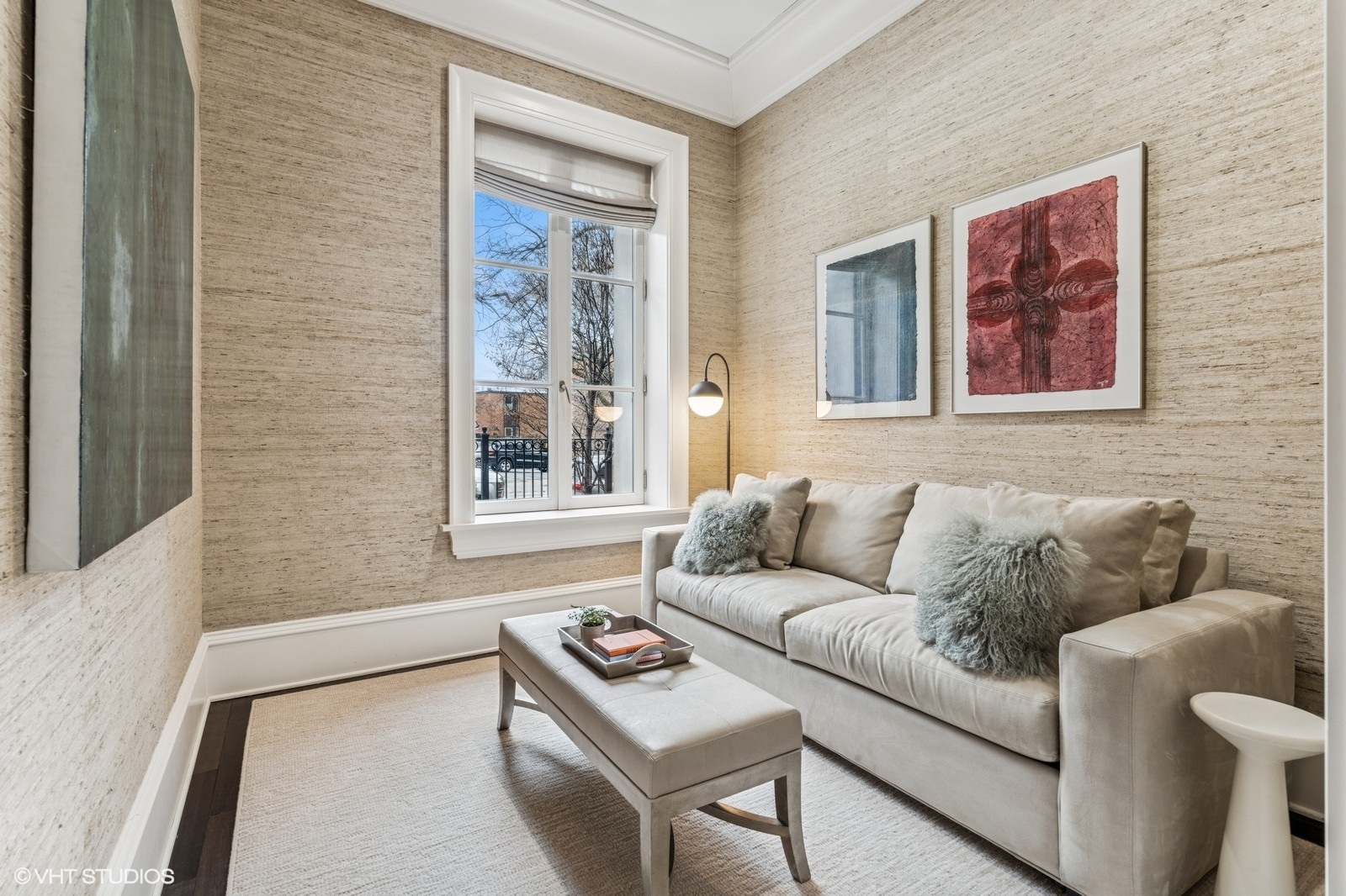 542 W Dickens Street