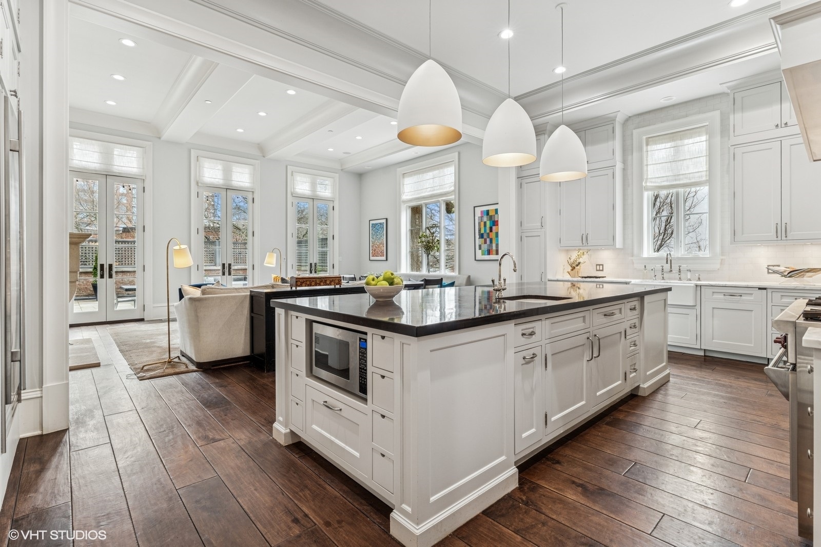 542 W Dickens Street