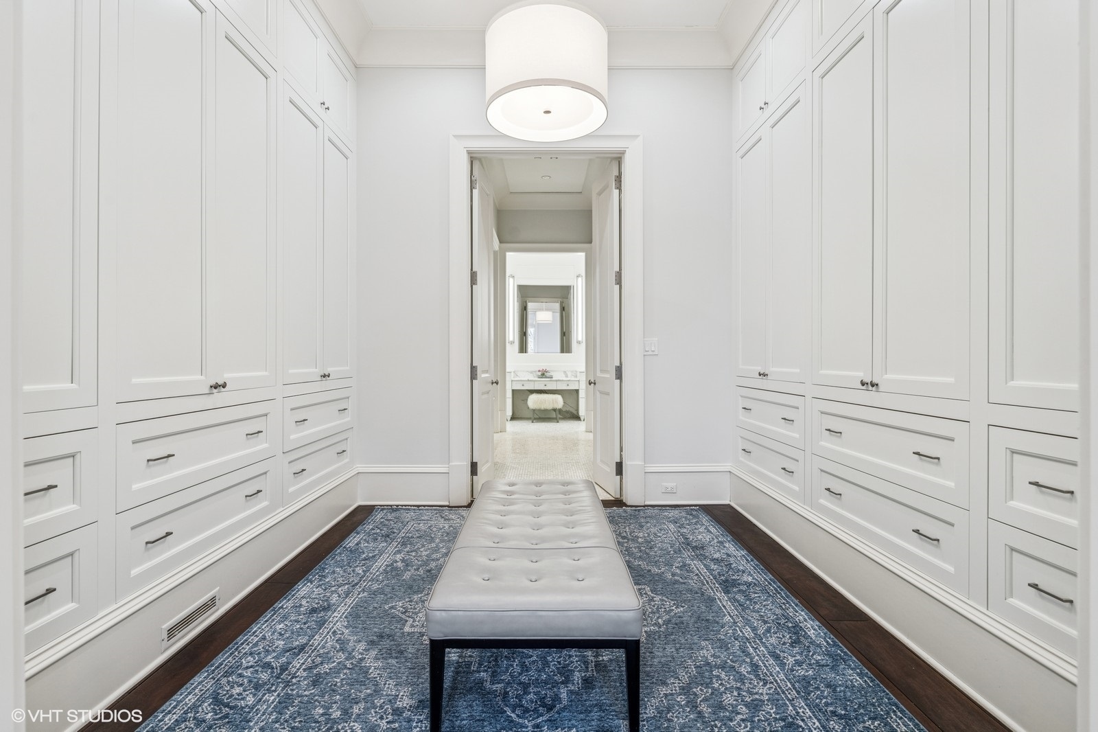 542 W Dickens Street