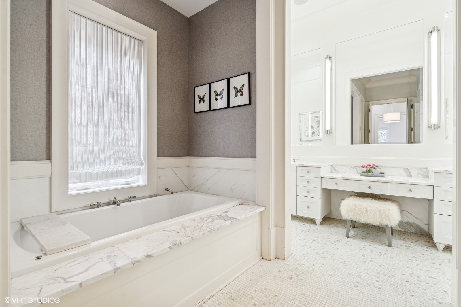 542 W Dickens Street