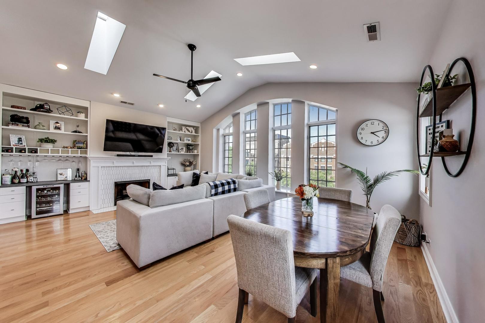 3708 N Ashland Avenue Unit: 3