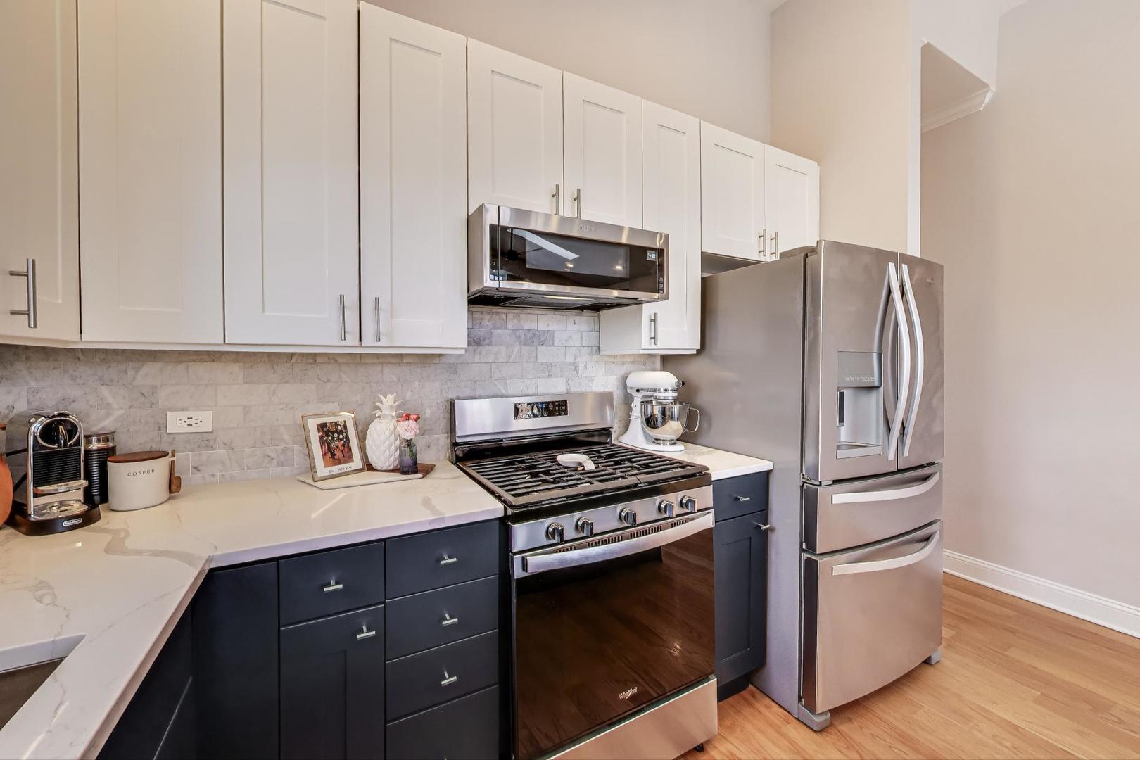 3708 N Ashland Avenue Unit: 3