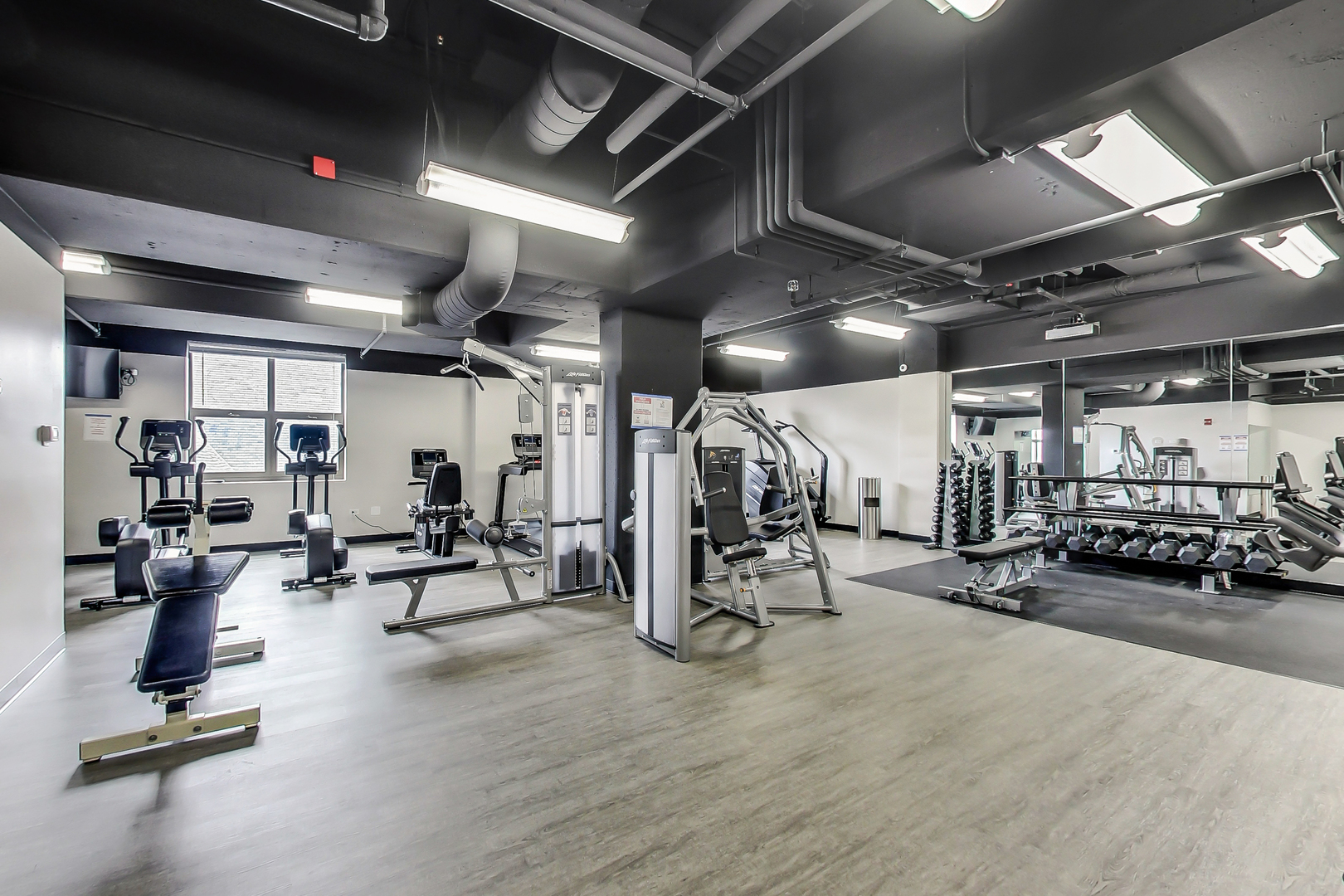 635 N Dearborn Street Unit: 2506