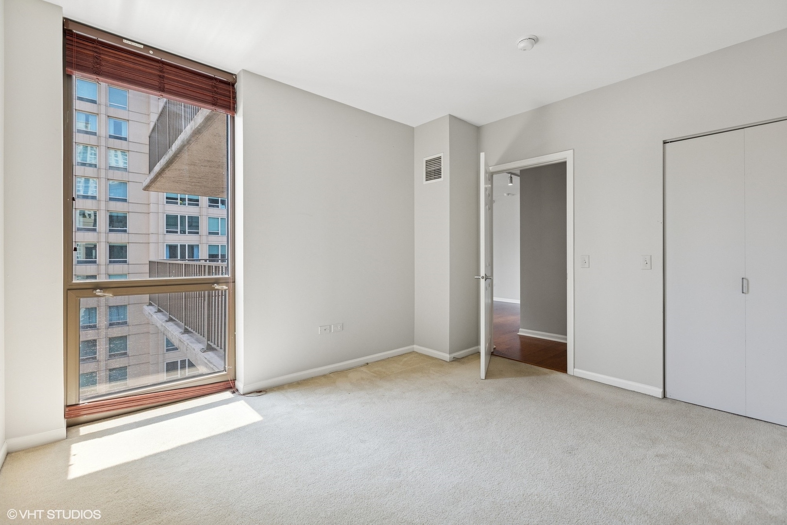 635 N Dearborn Street Unit: 2506