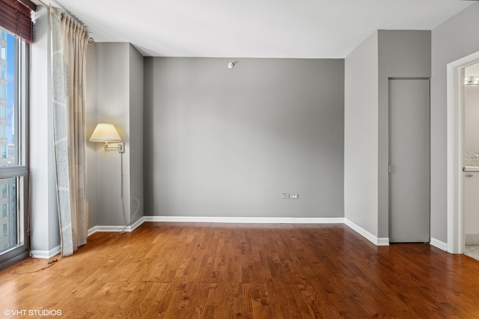 635 N Dearborn Street Unit: 2506