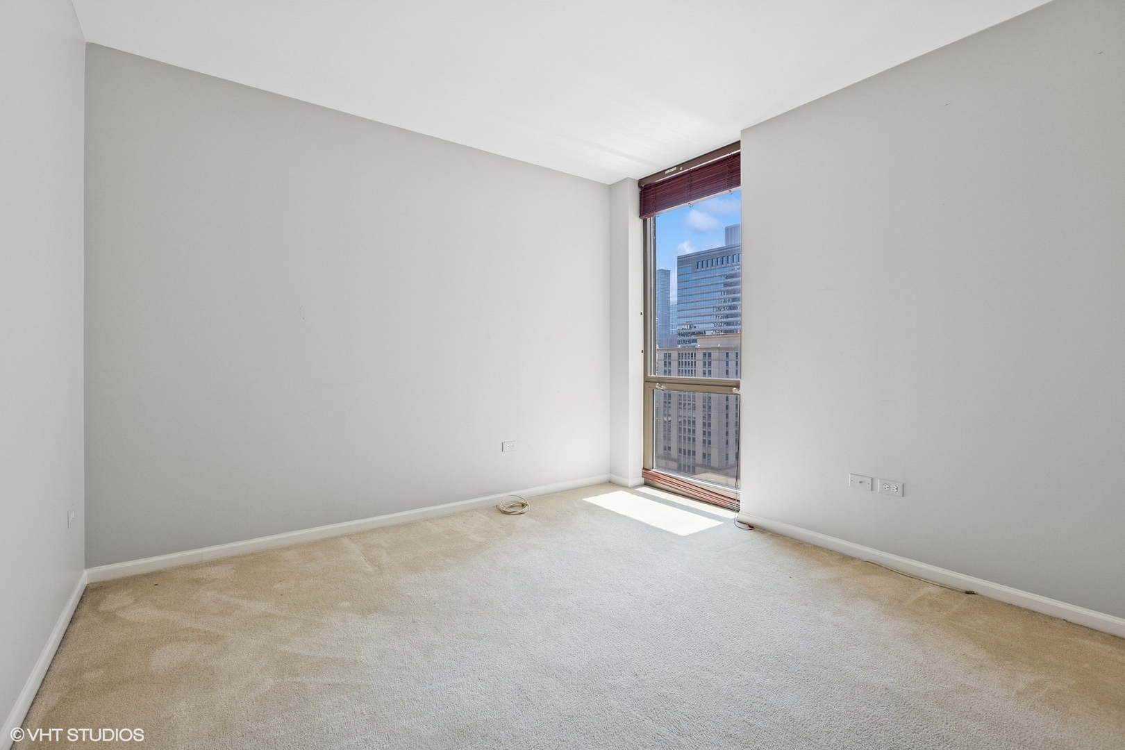 635 N Dearborn Street Unit: 2506