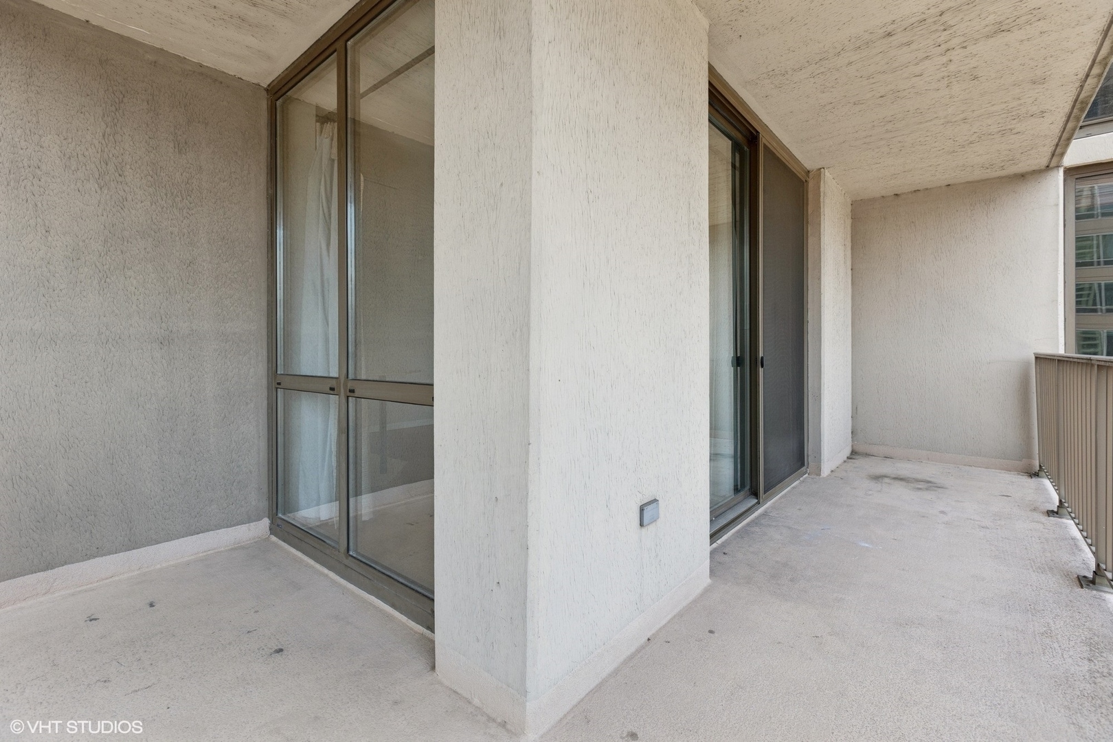 635 N Dearborn Street Unit: 2506