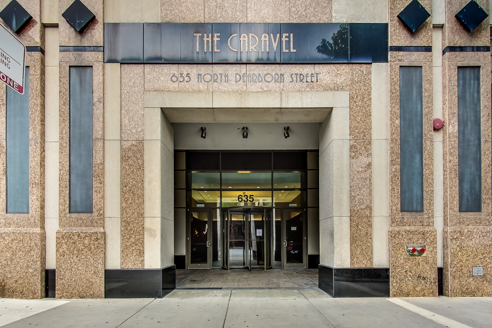 635 N Dearborn Street Unit: 2506