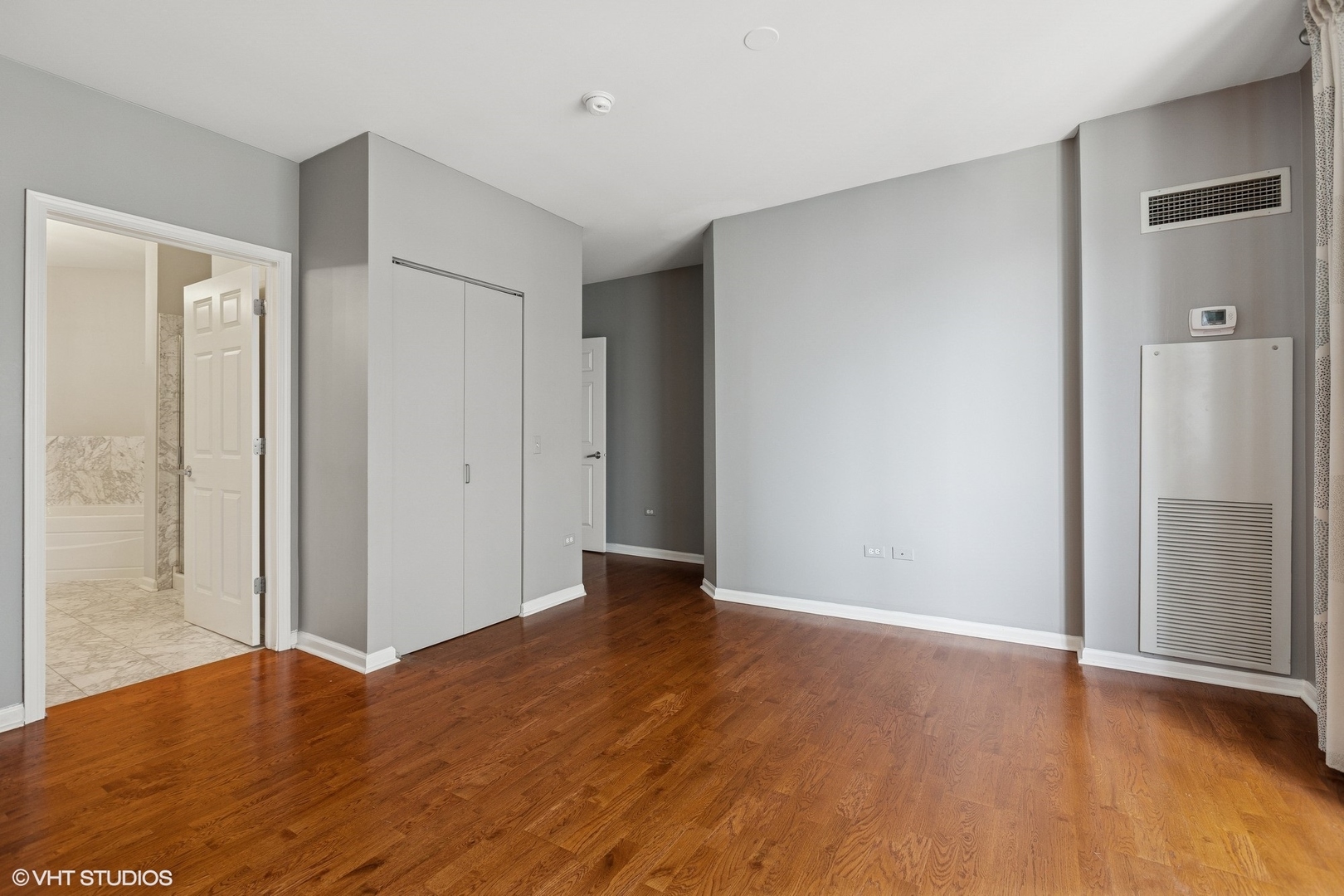 635 N Dearborn Street Unit: 2506