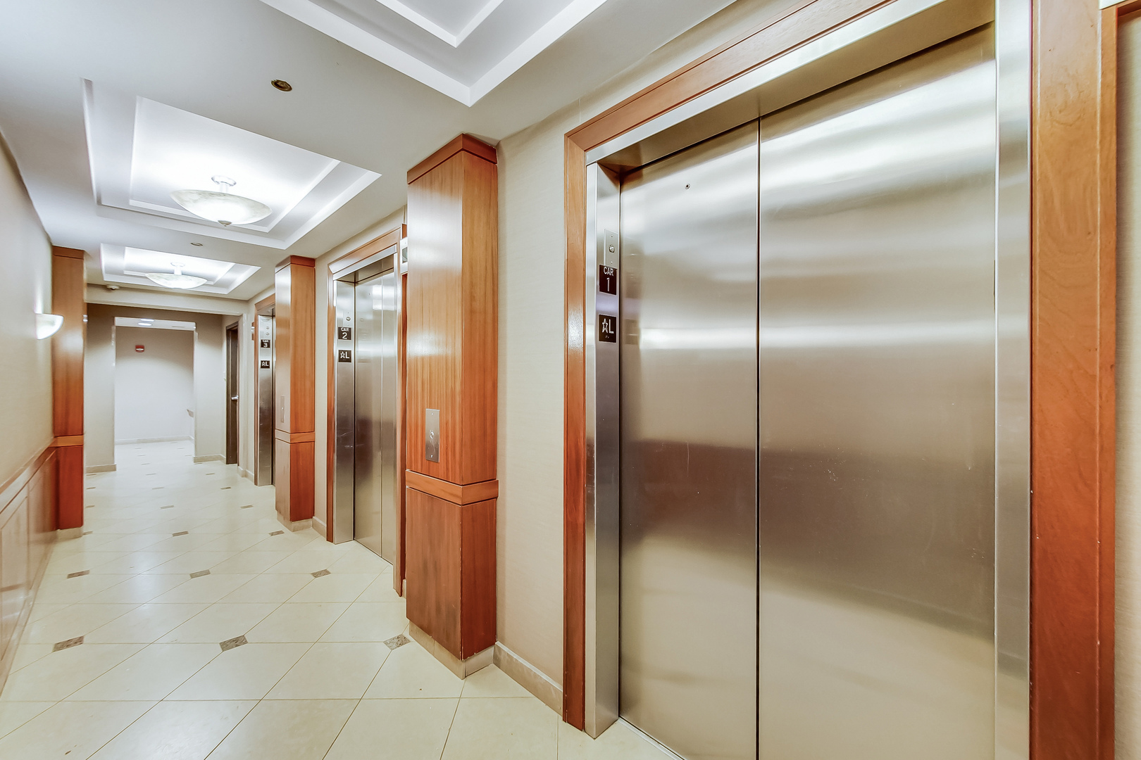 635 N Dearborn Street Unit: 2506