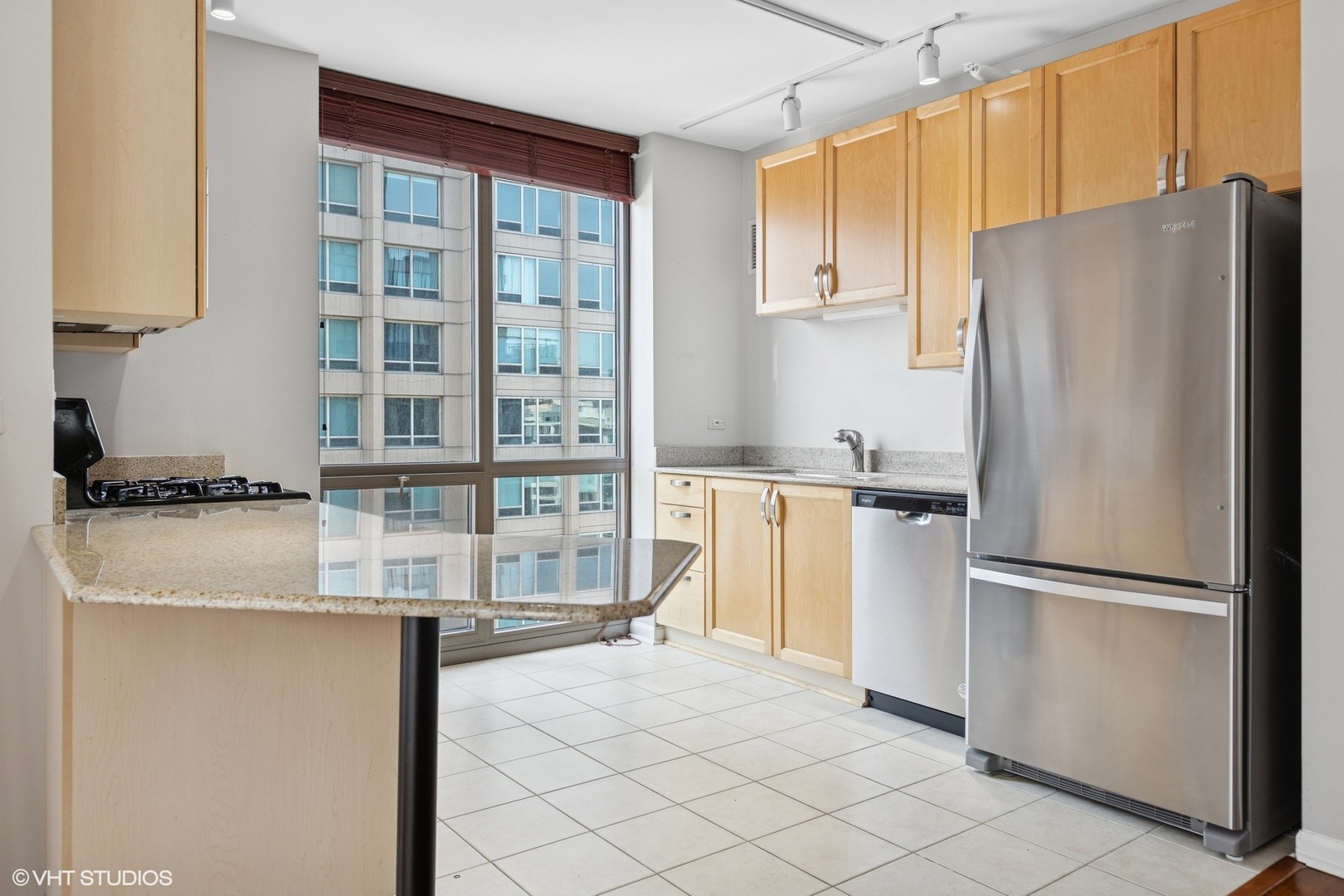 635 N Dearborn Street Unit: 2506