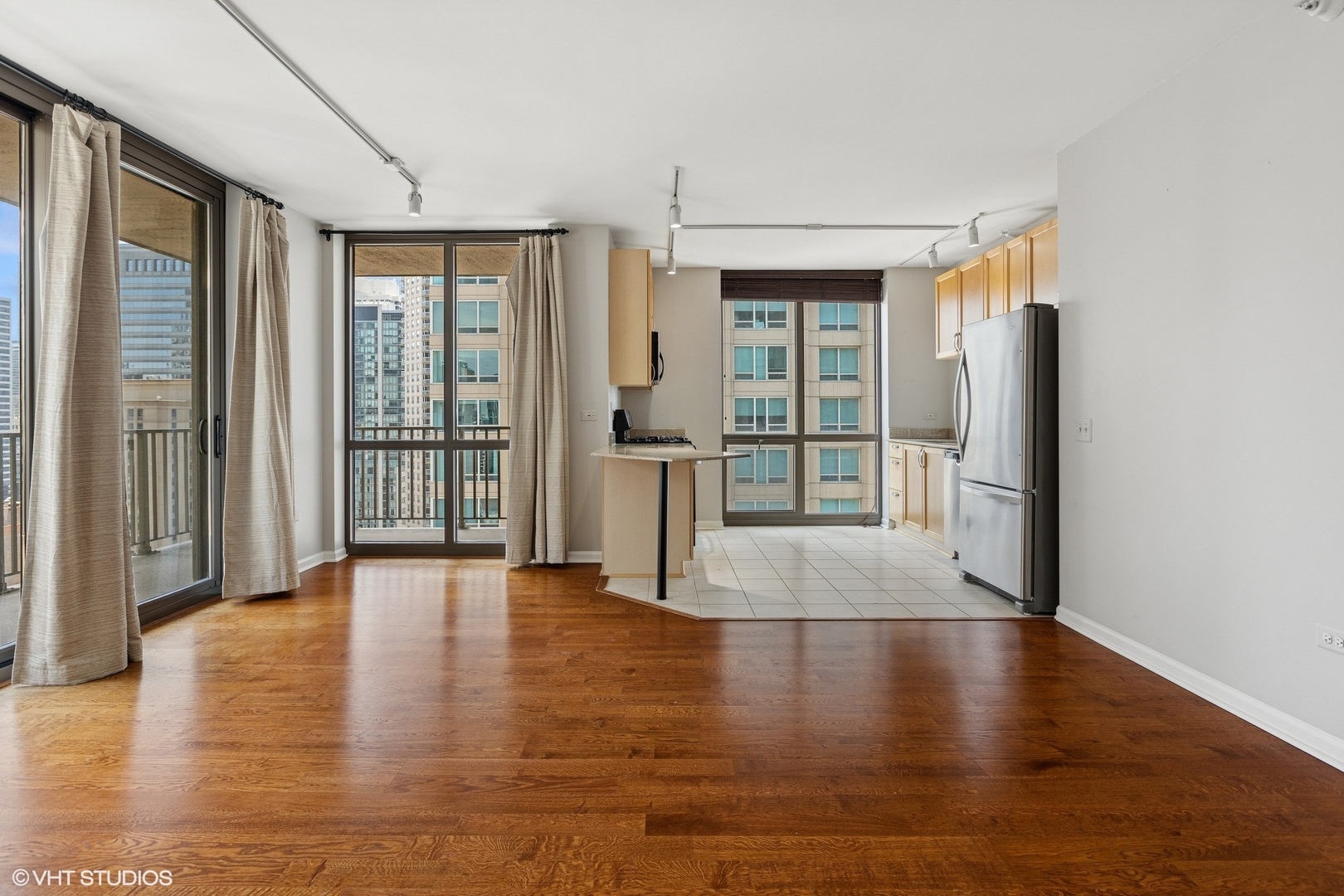 635 N Dearborn Street Unit: 2506