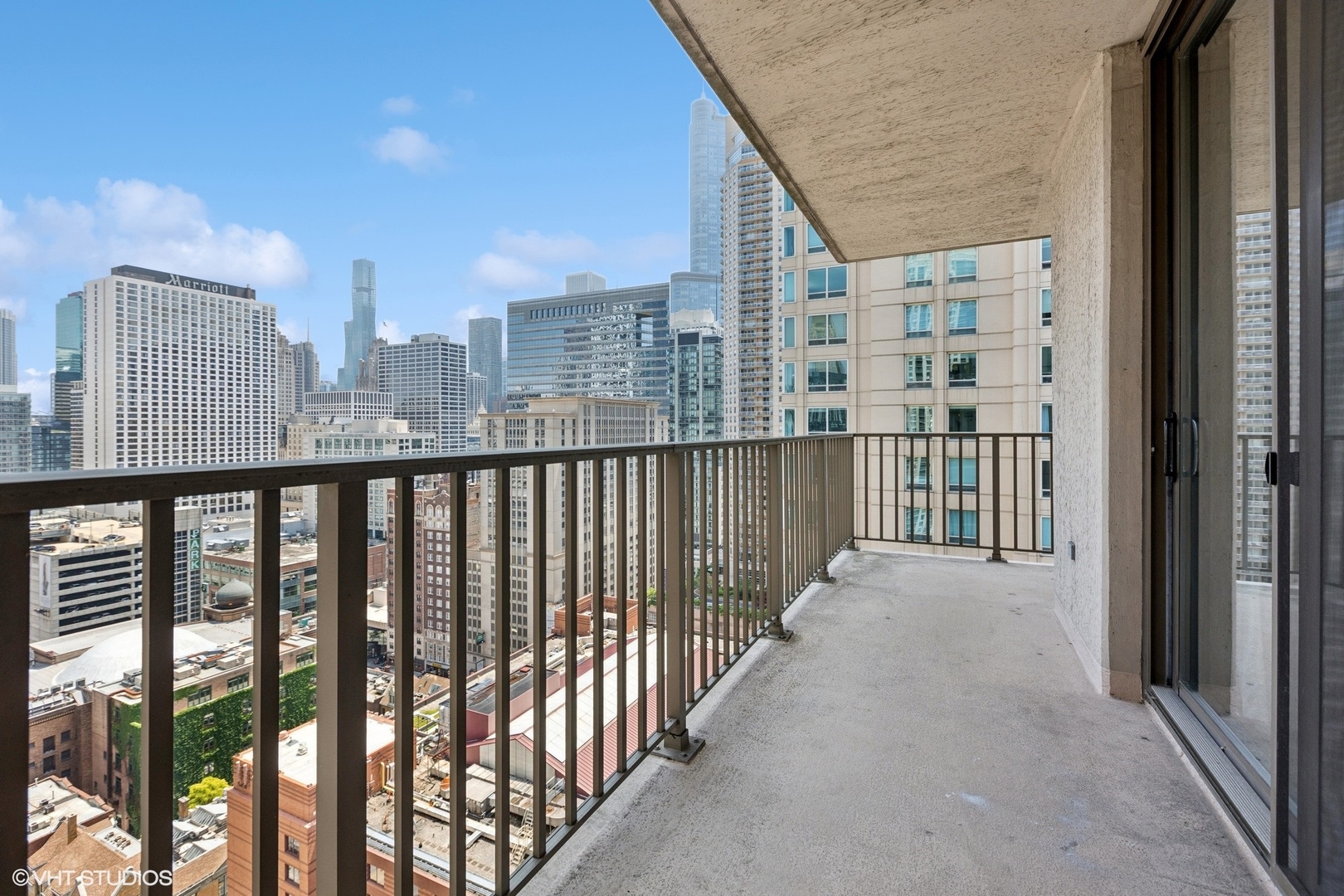 635 N Dearborn Street Unit: 2506