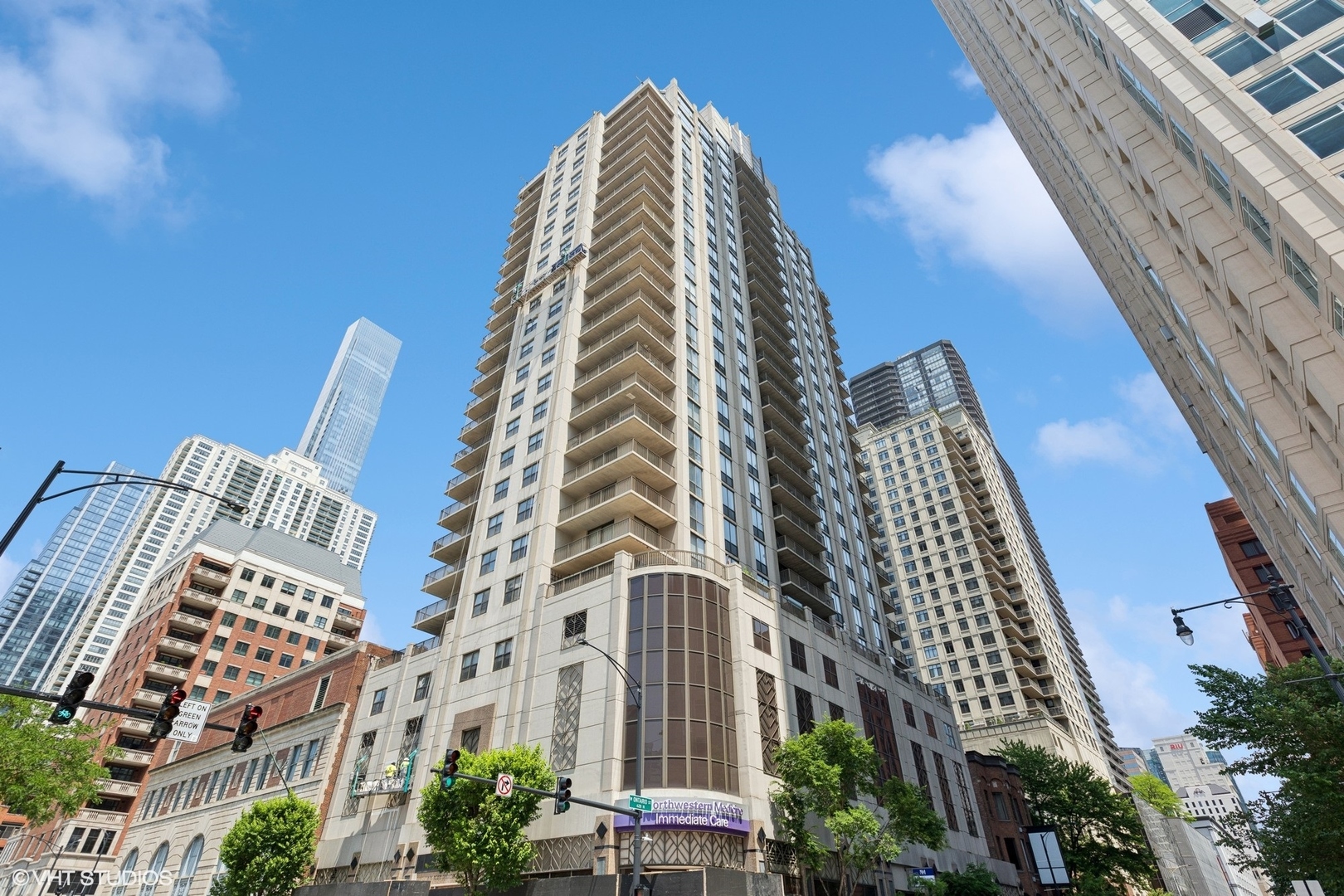 635 N Dearborn Street Unit: 2506