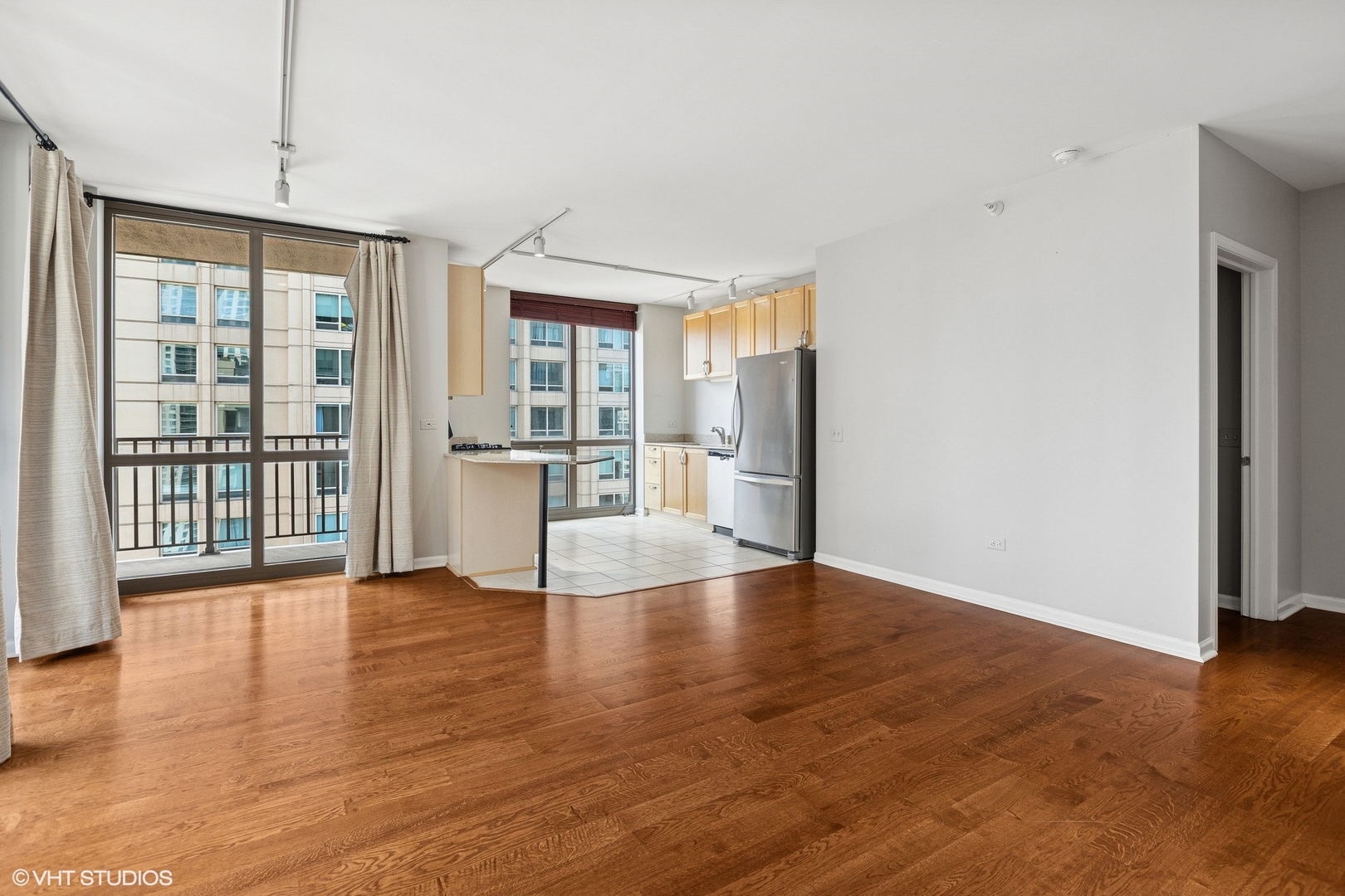 635 N Dearborn Street Unit: 2506